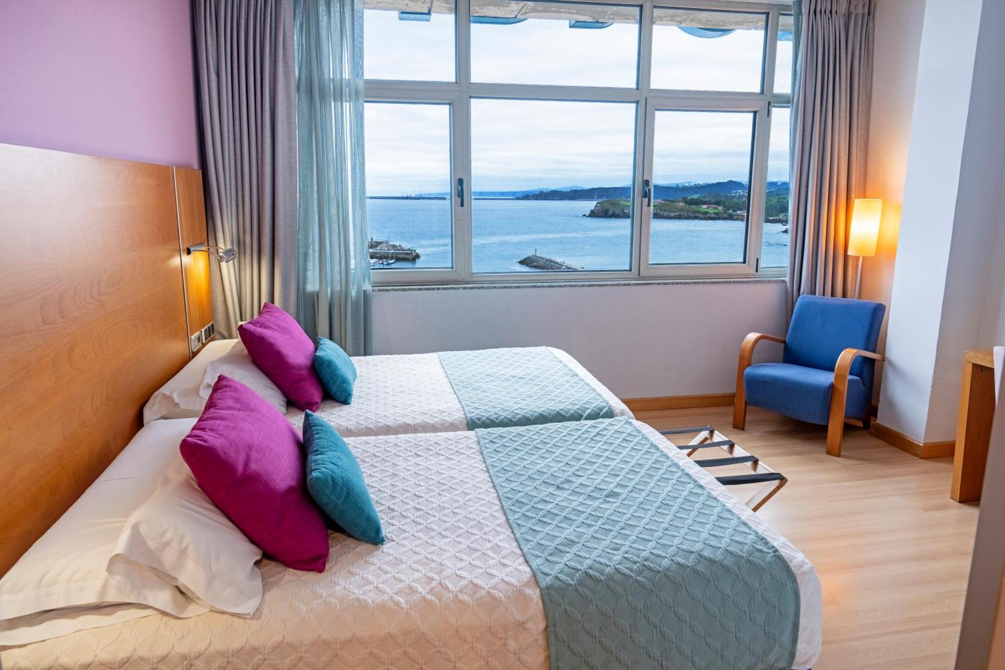 2 Single Beds Superior Room Sea View
