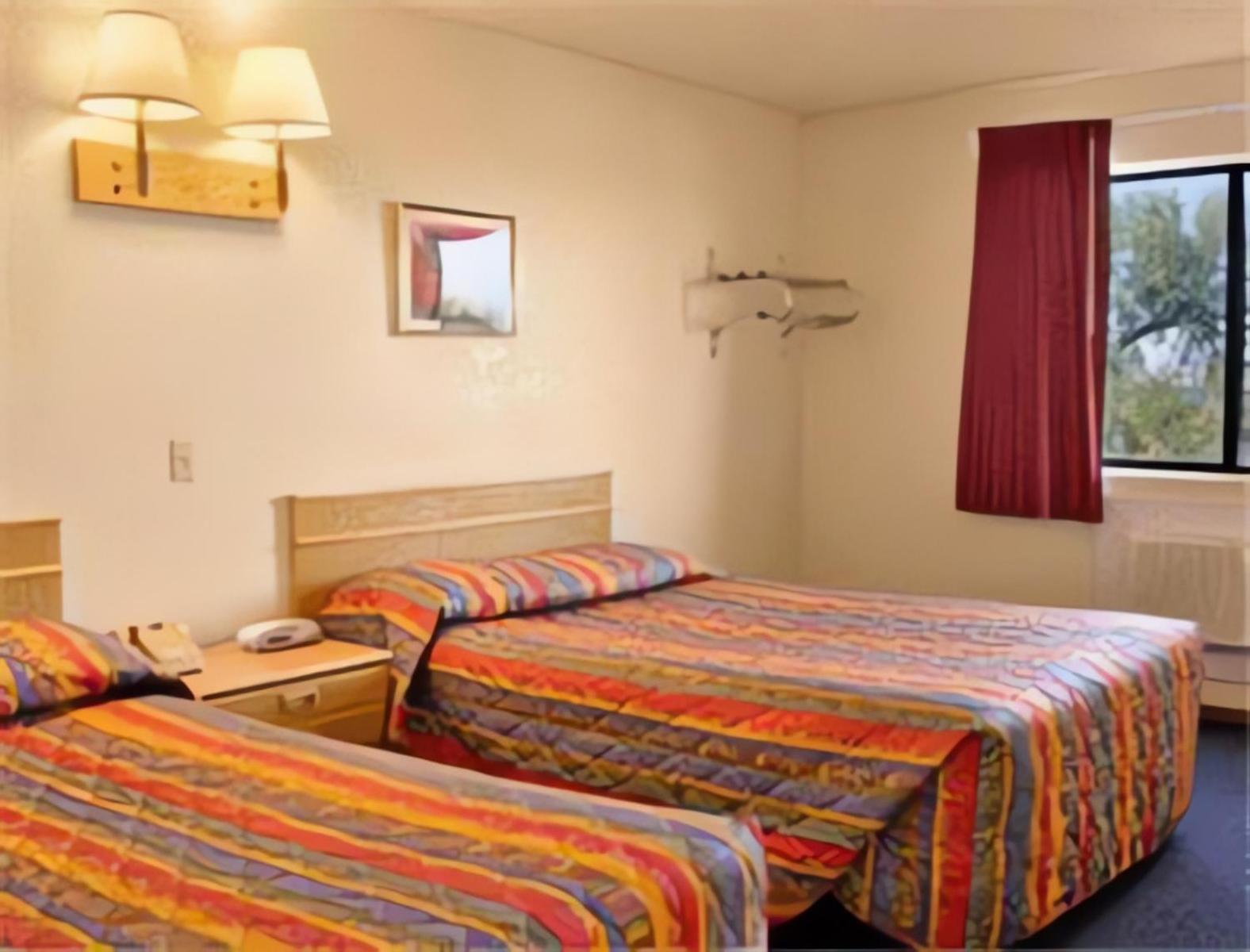 Double Room Two Double Beds Non-Smoking