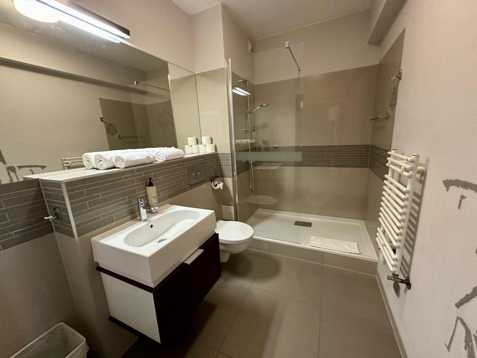 Standard Plus Room 2 Single Beds