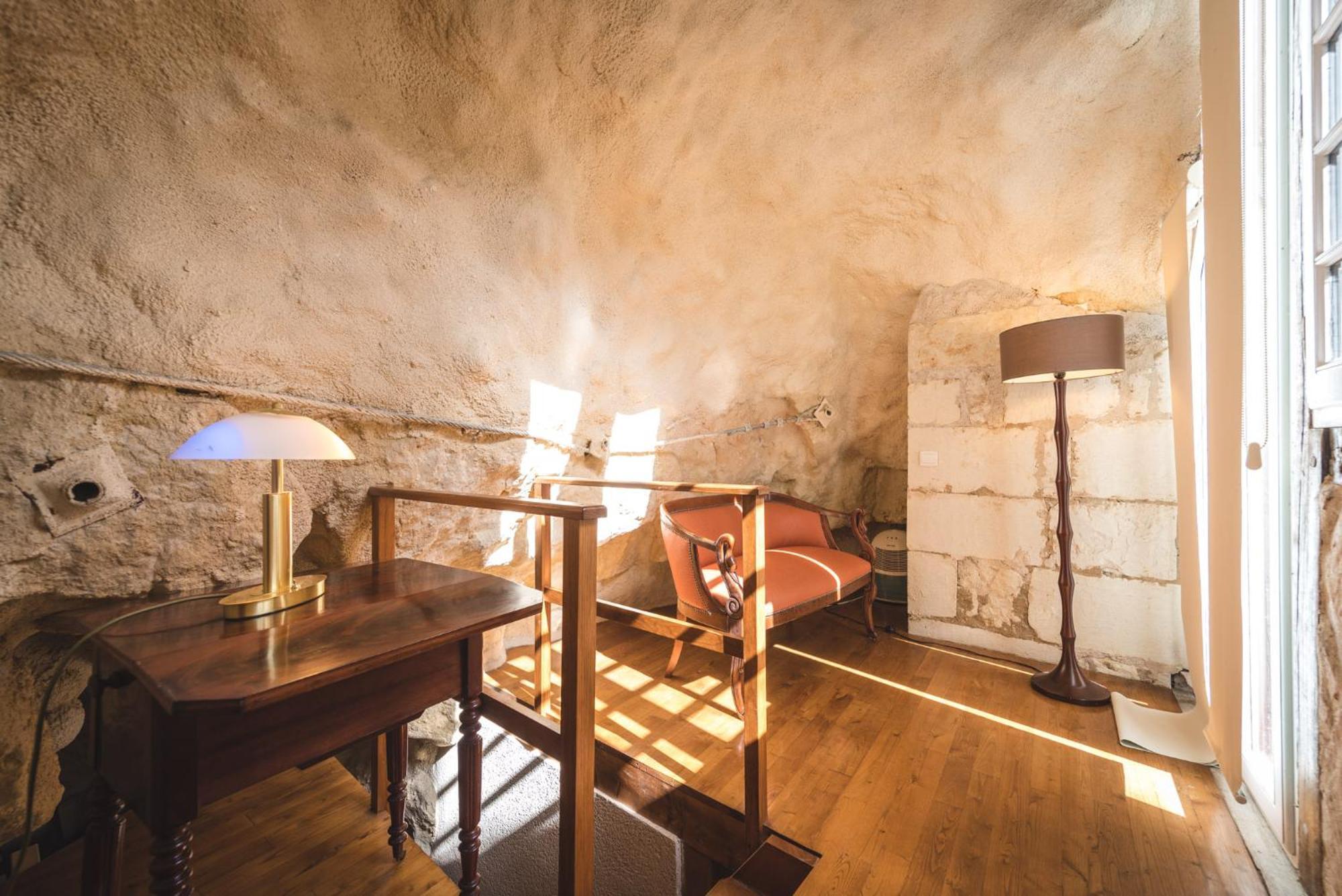 Double Room Pool View Cave