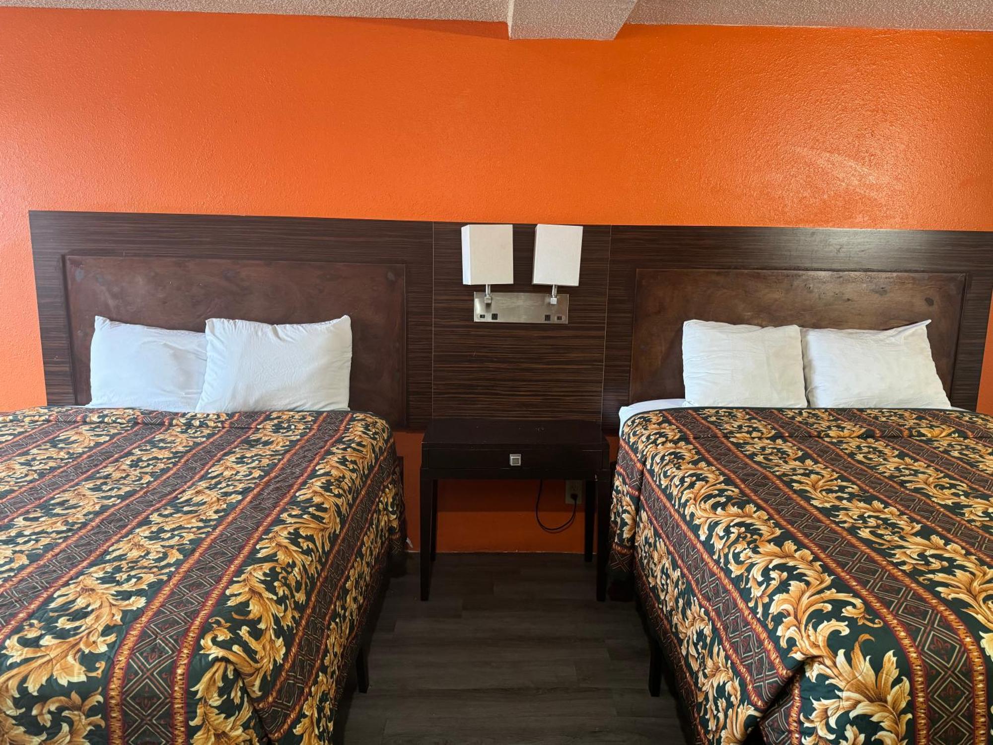 Queen Room Two Queen Beds