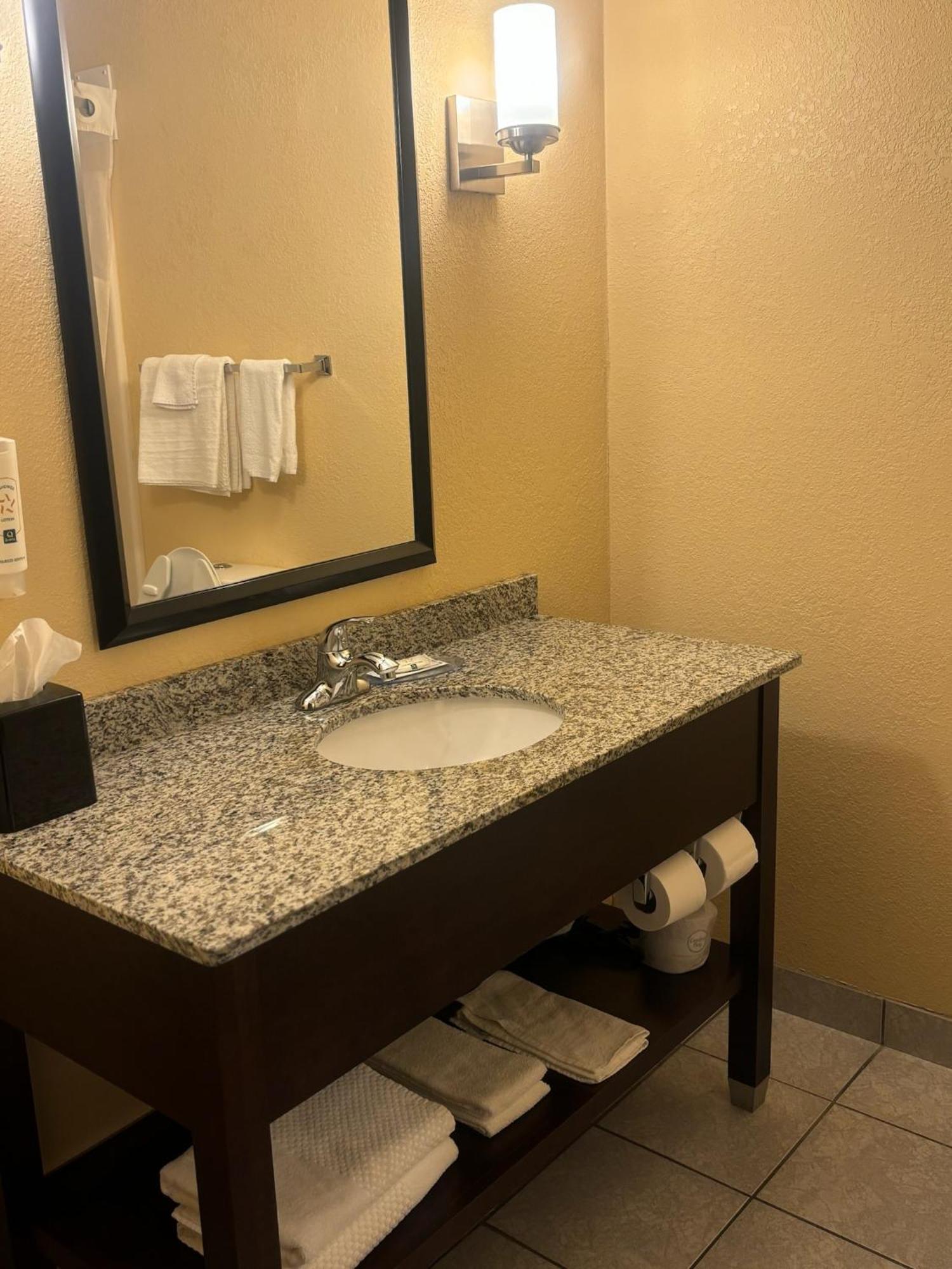 King Room - Accessible/Non-Smoking