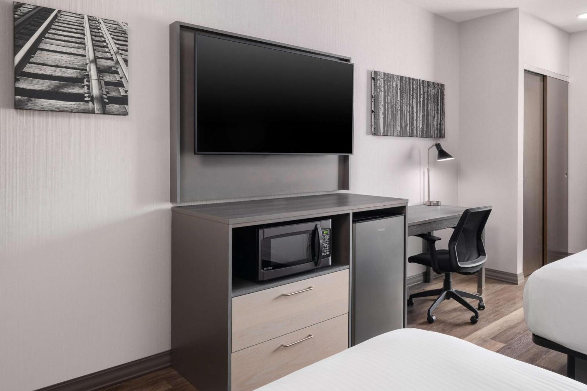 Queen Room Two Queen Beds Disability Access