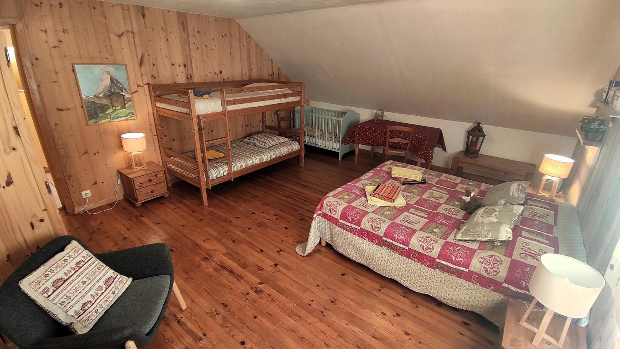 Chambre Familiale avec Salle de Bains Privative
