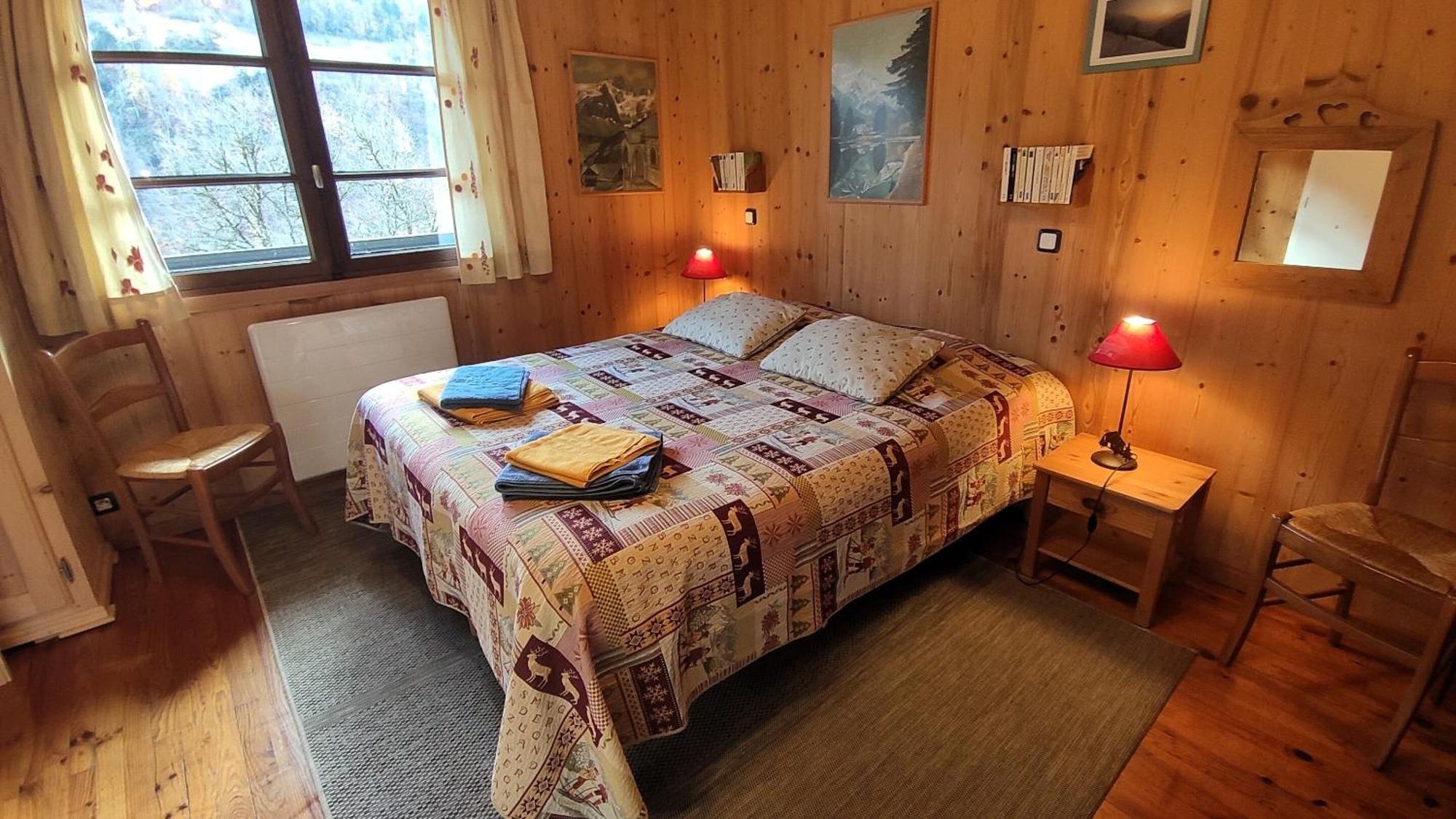 Chambre Double ou Lits Jumeaux avec Salle de Bains Privative