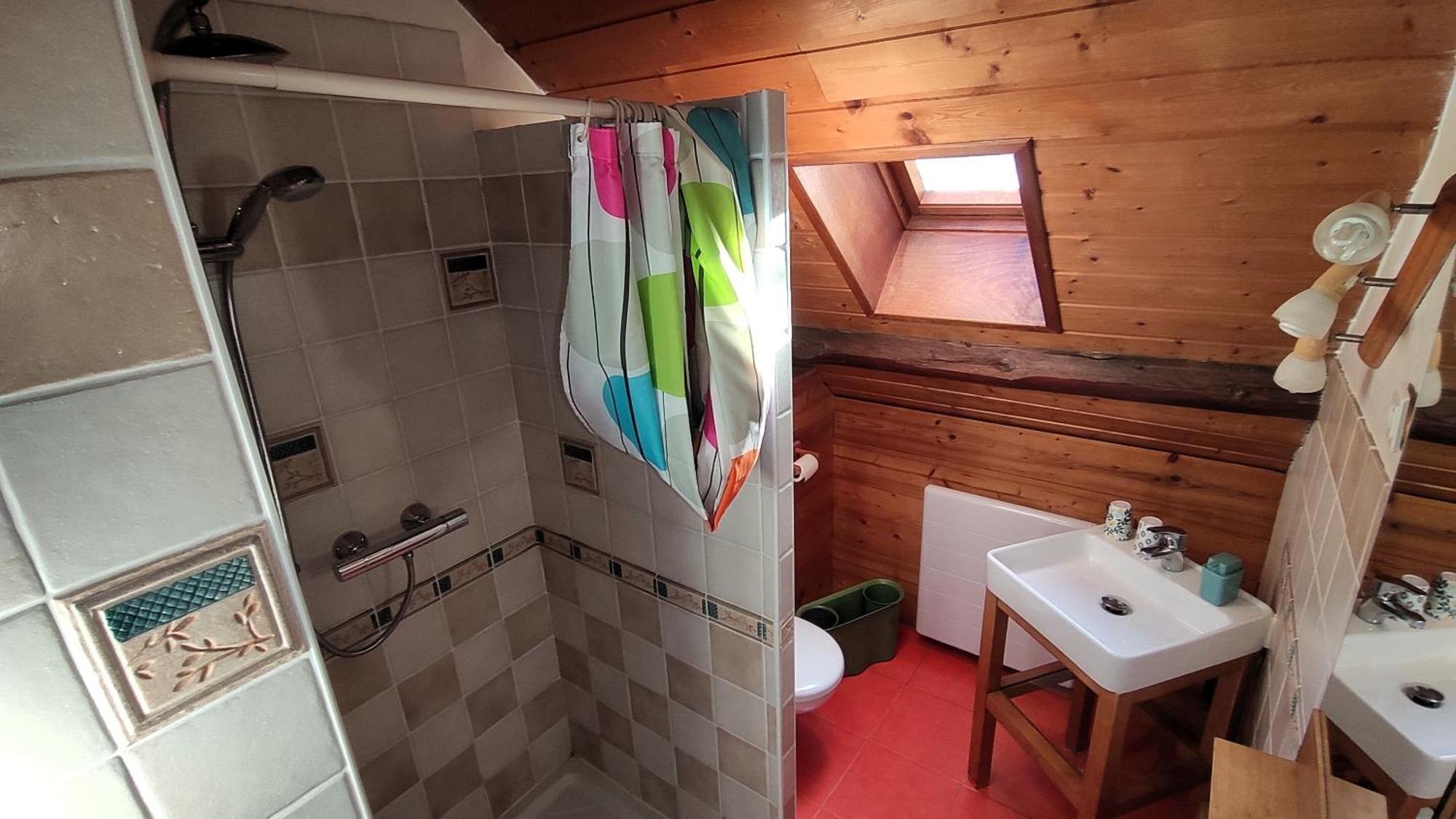 Chambre Double ou Lits Jumeaux avec Salle de Bains Privative