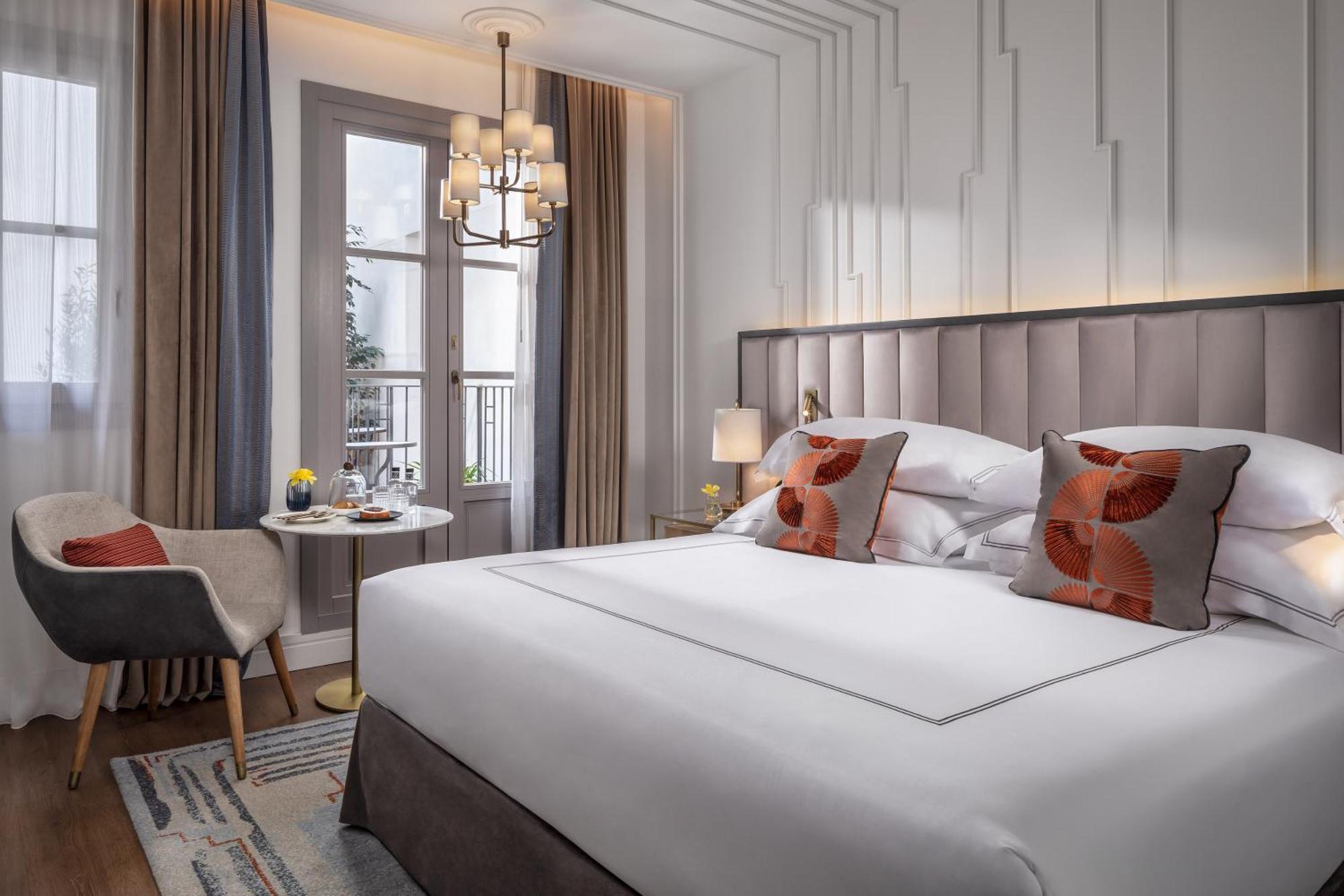 Grand Deluxe Room