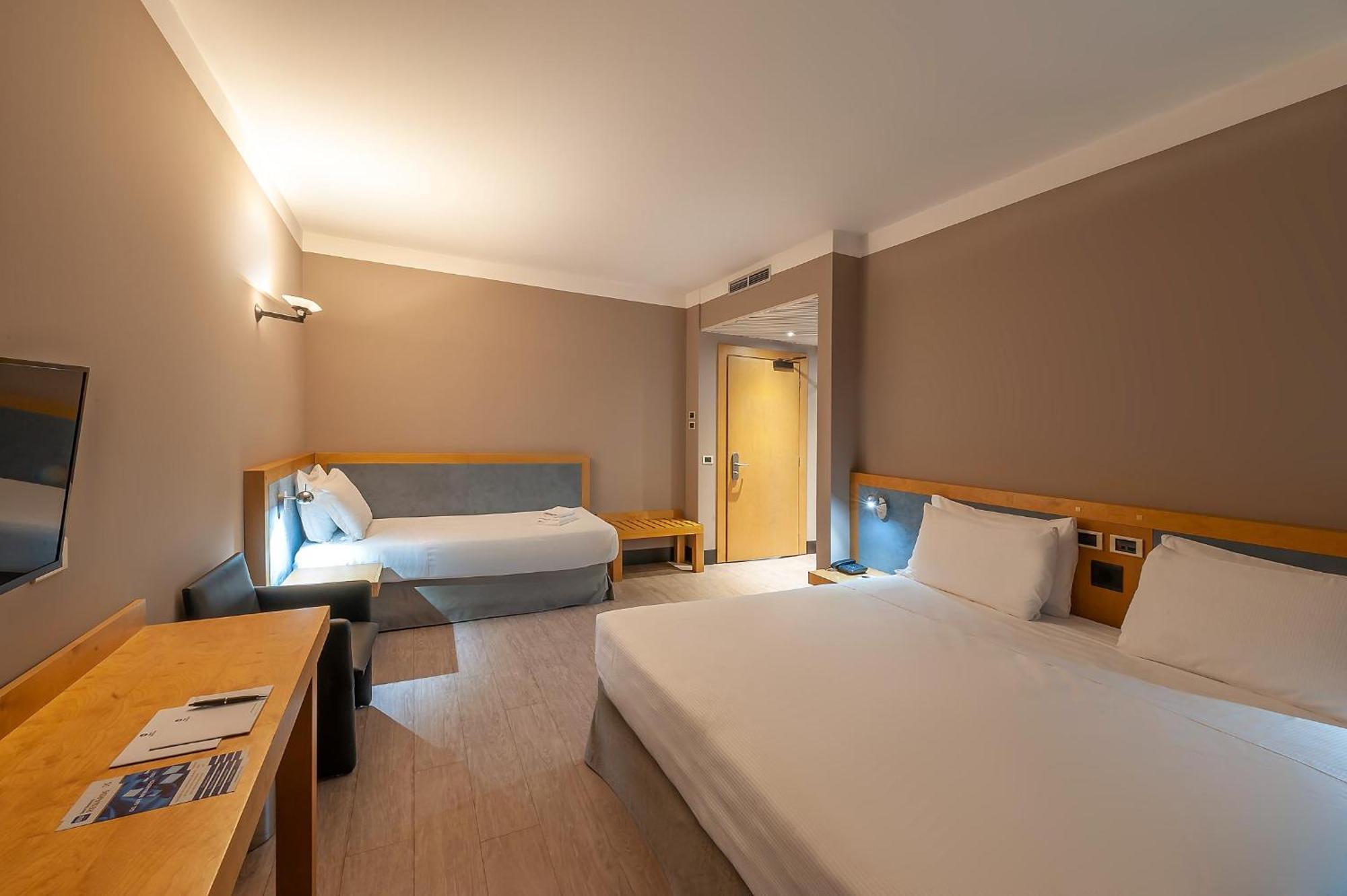 Economy Triple Room