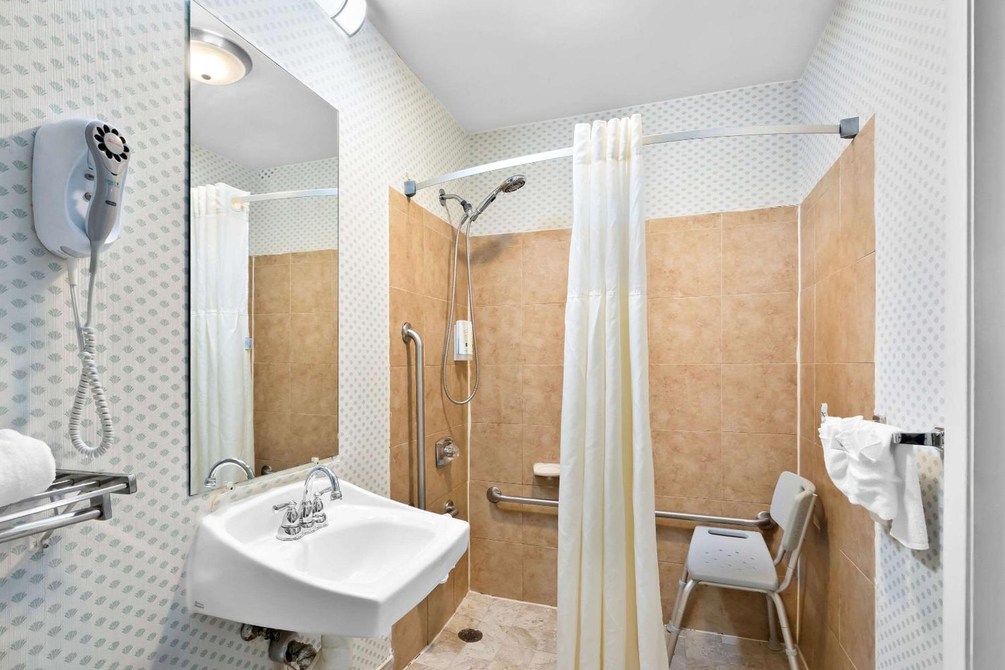 King Room Accessible- Interior Access, No Pets
