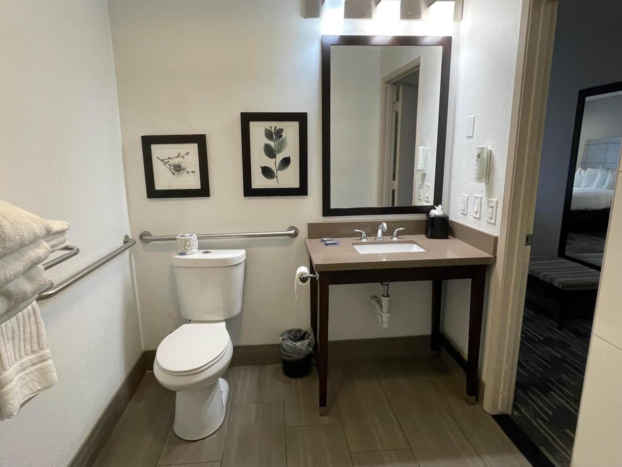 Studio Queen Room Two Queen Beds roll shower non-smoking