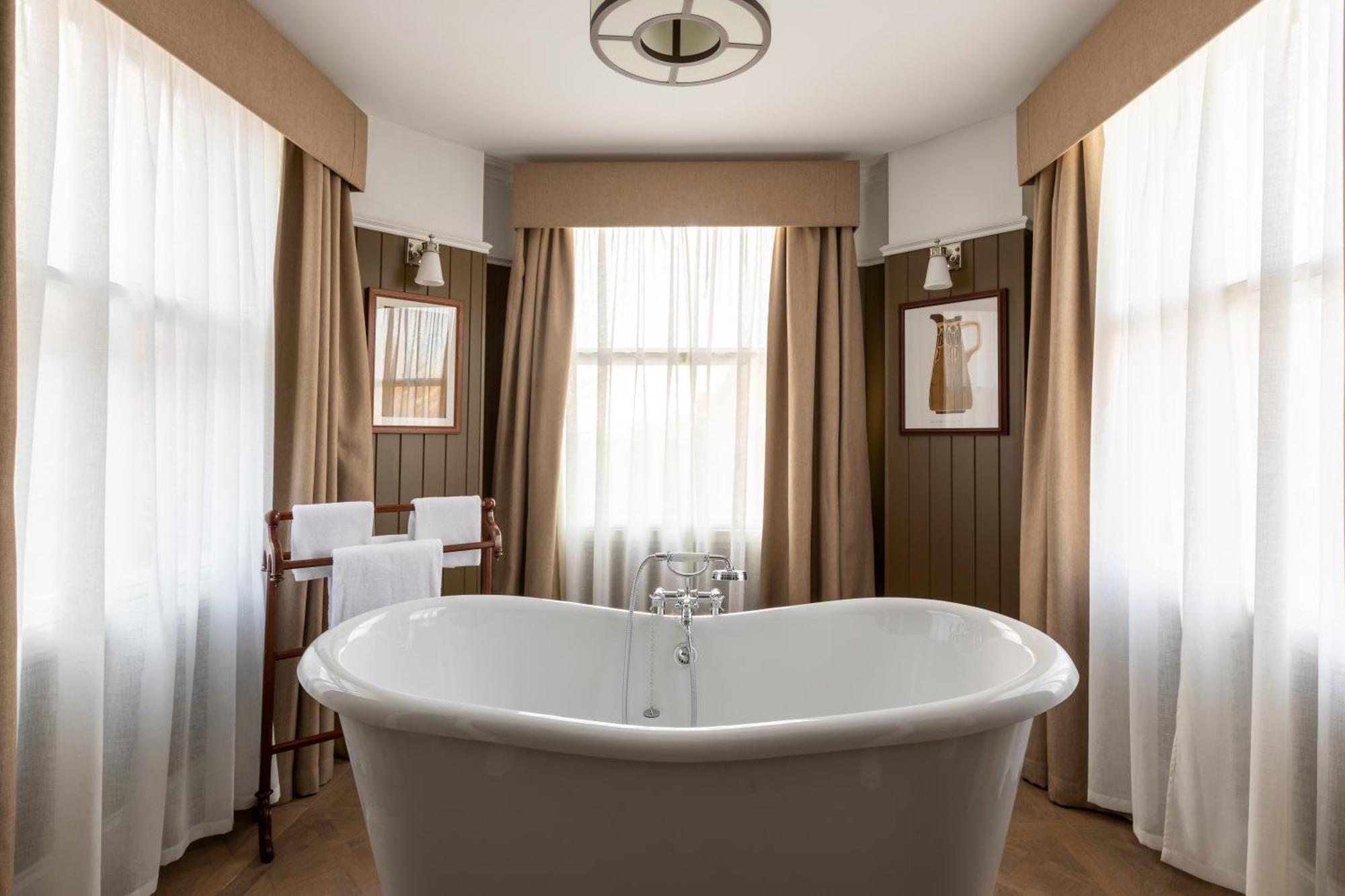 Luxury Suite