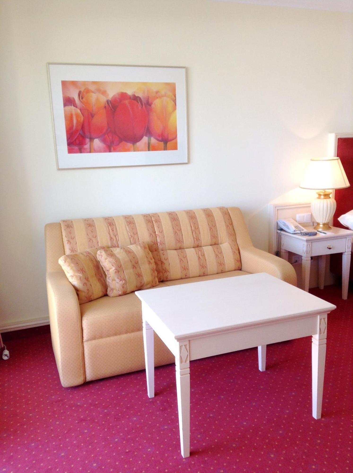 Deluxe Family Room