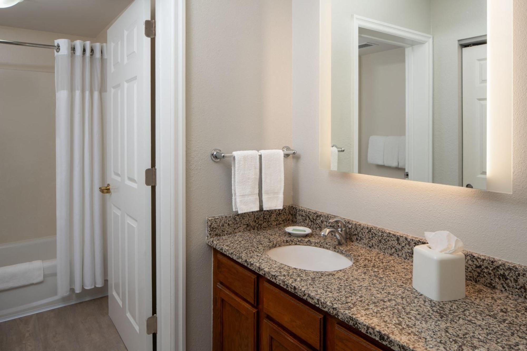 2 Bedroom Suite