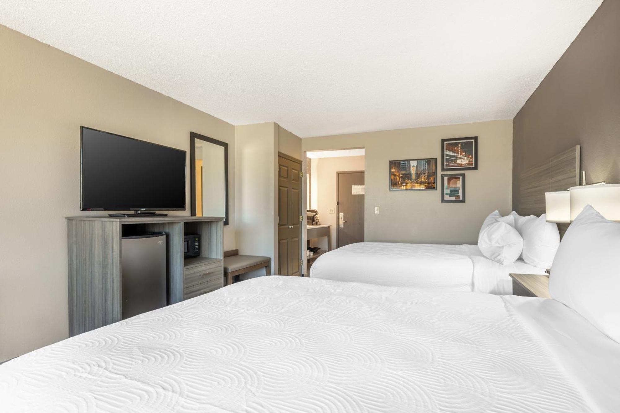 2 Queen Beds Nonsmoking