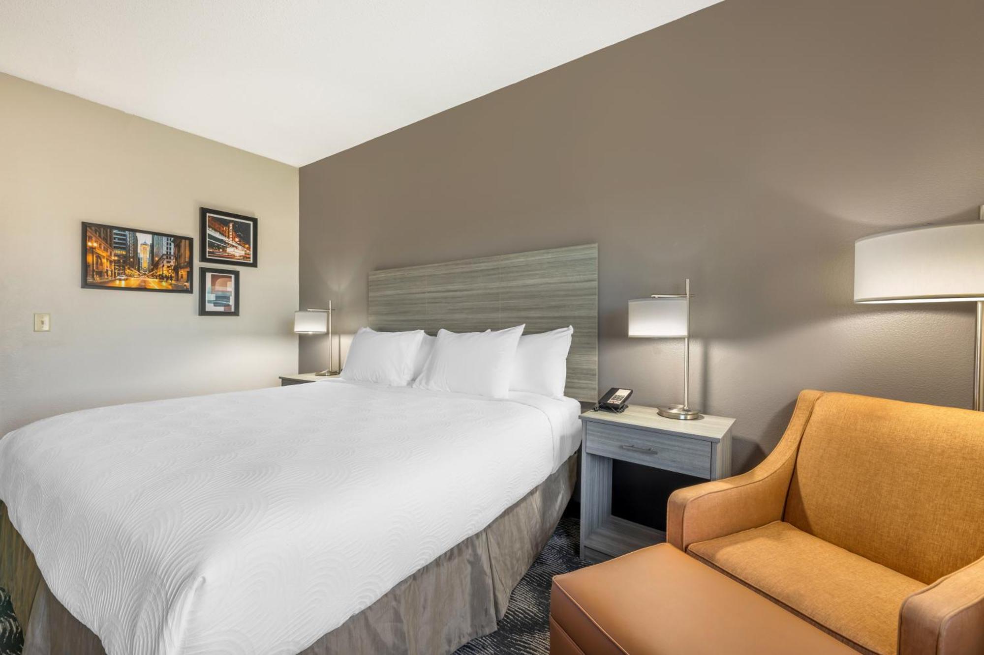 1 King Bed Nonsmoking Accessible Interior Hall