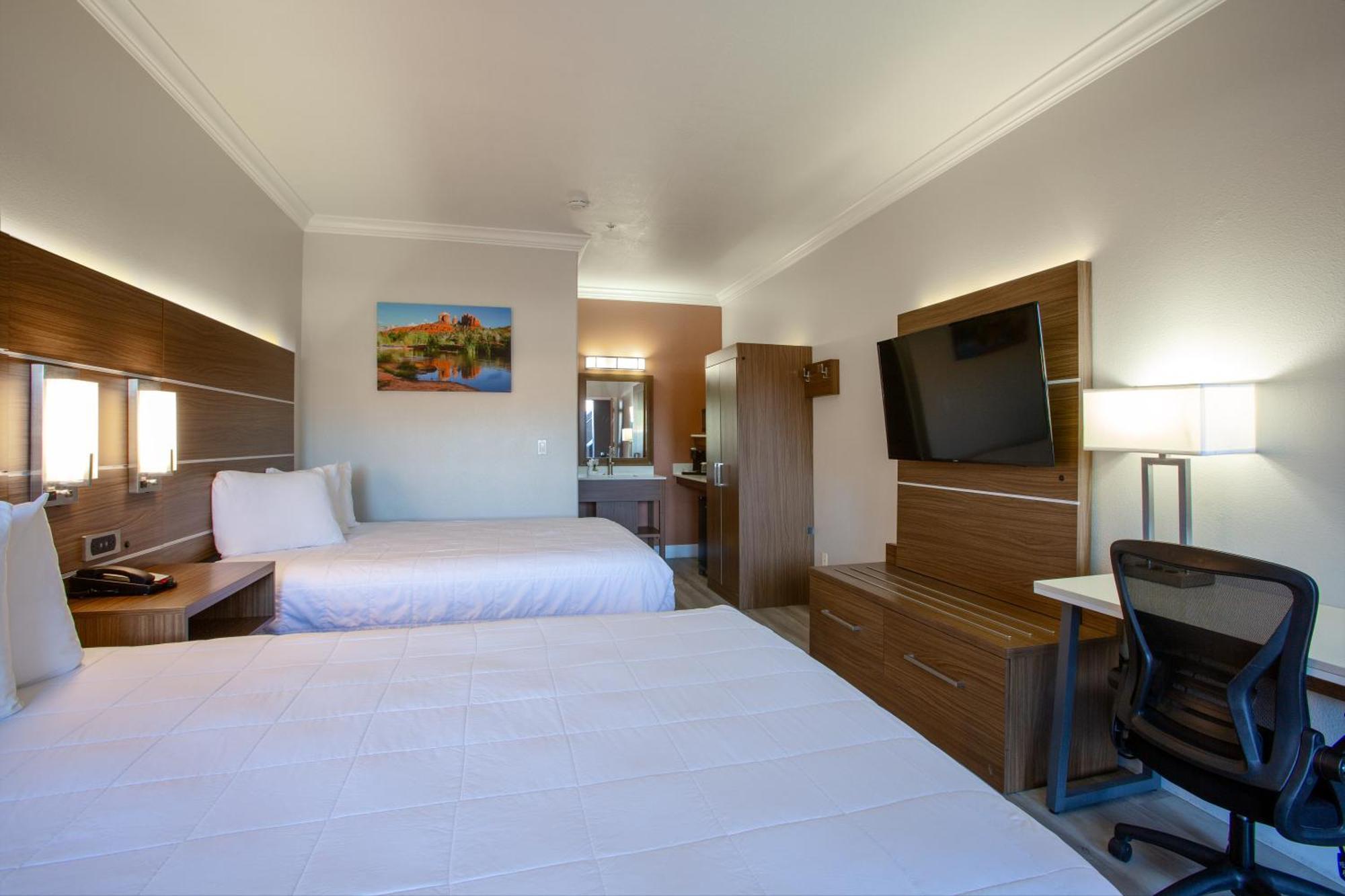 Ground Level Queens Retreat