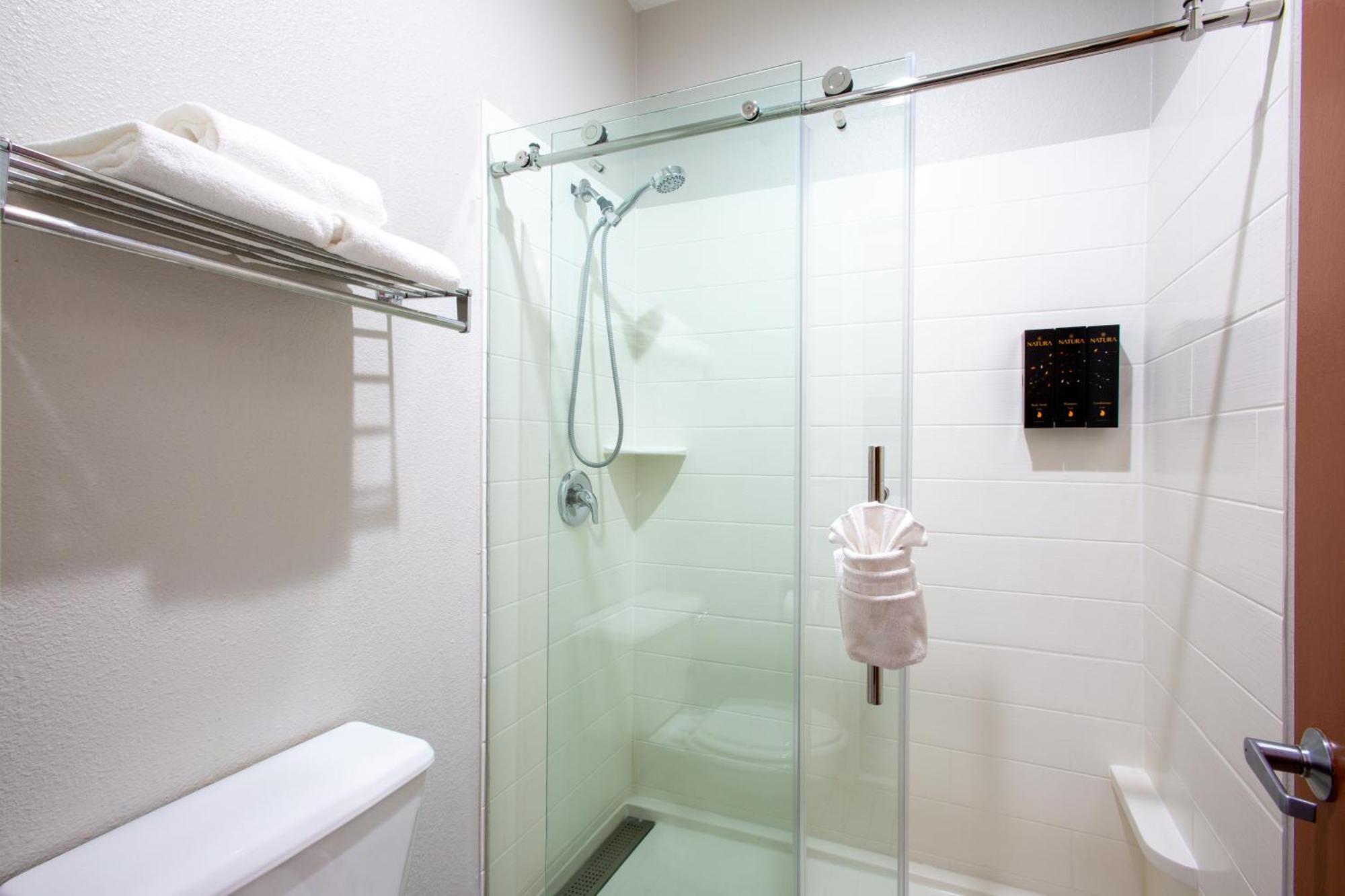 King Soaking Tub Bell Rock View