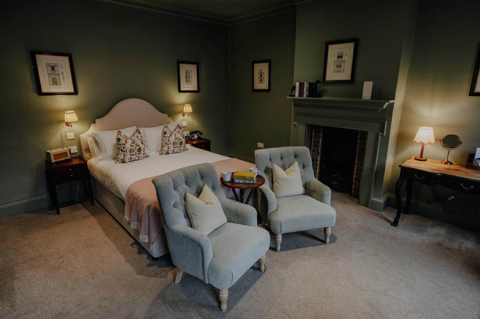 Medium Room