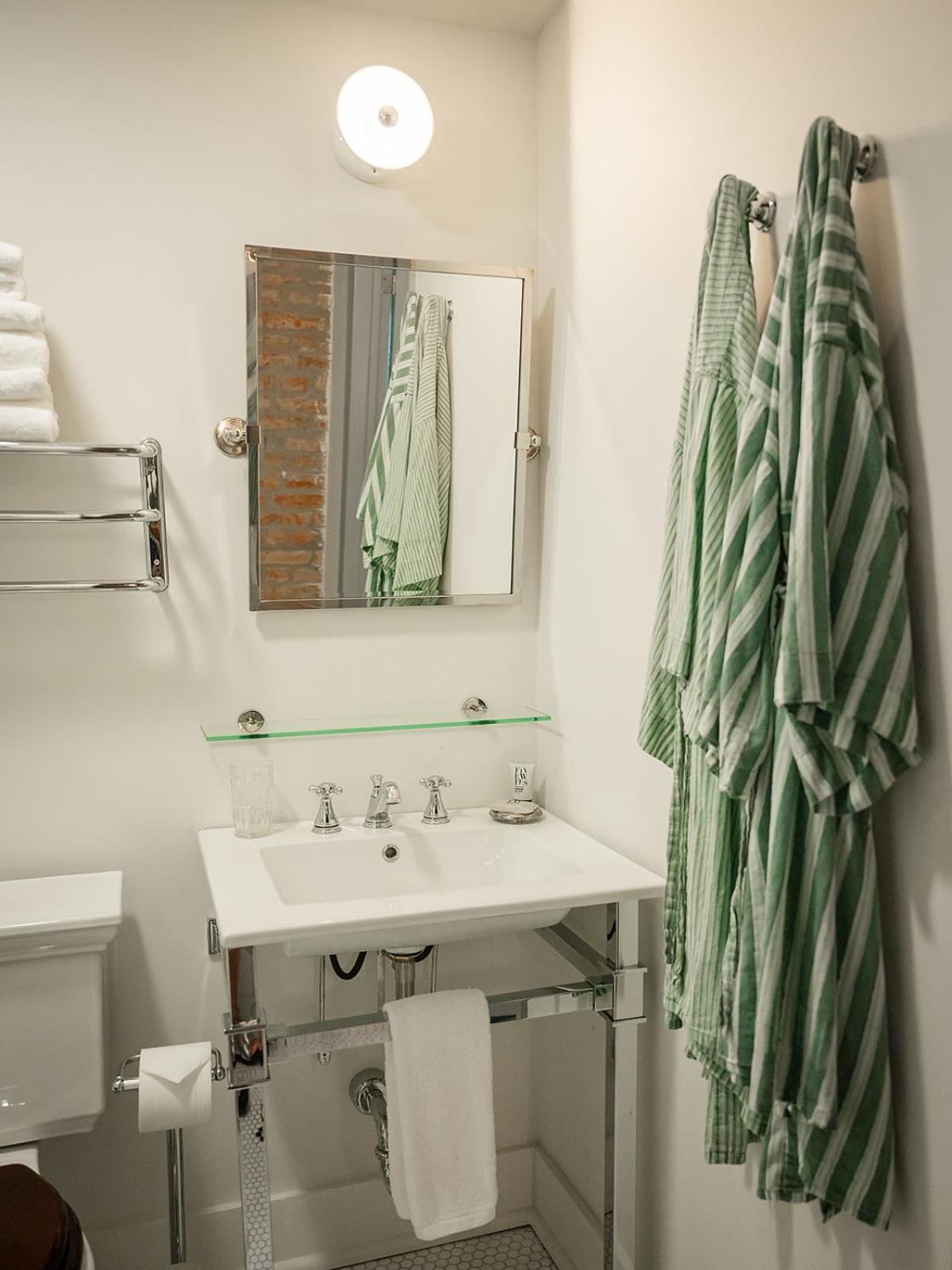 King Room with Spa Bath
