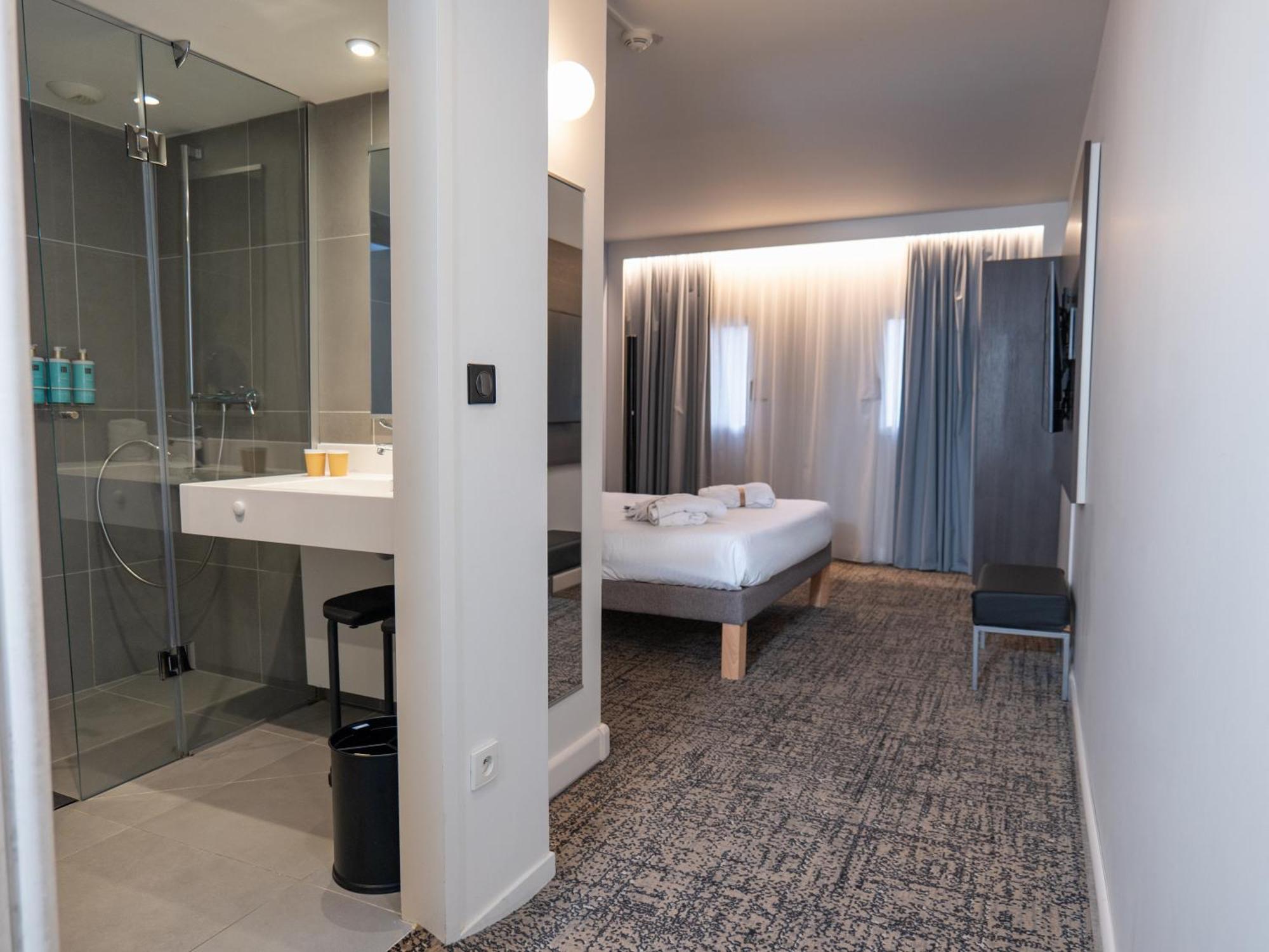 Suite One Double Bed One Double Sofa Bed