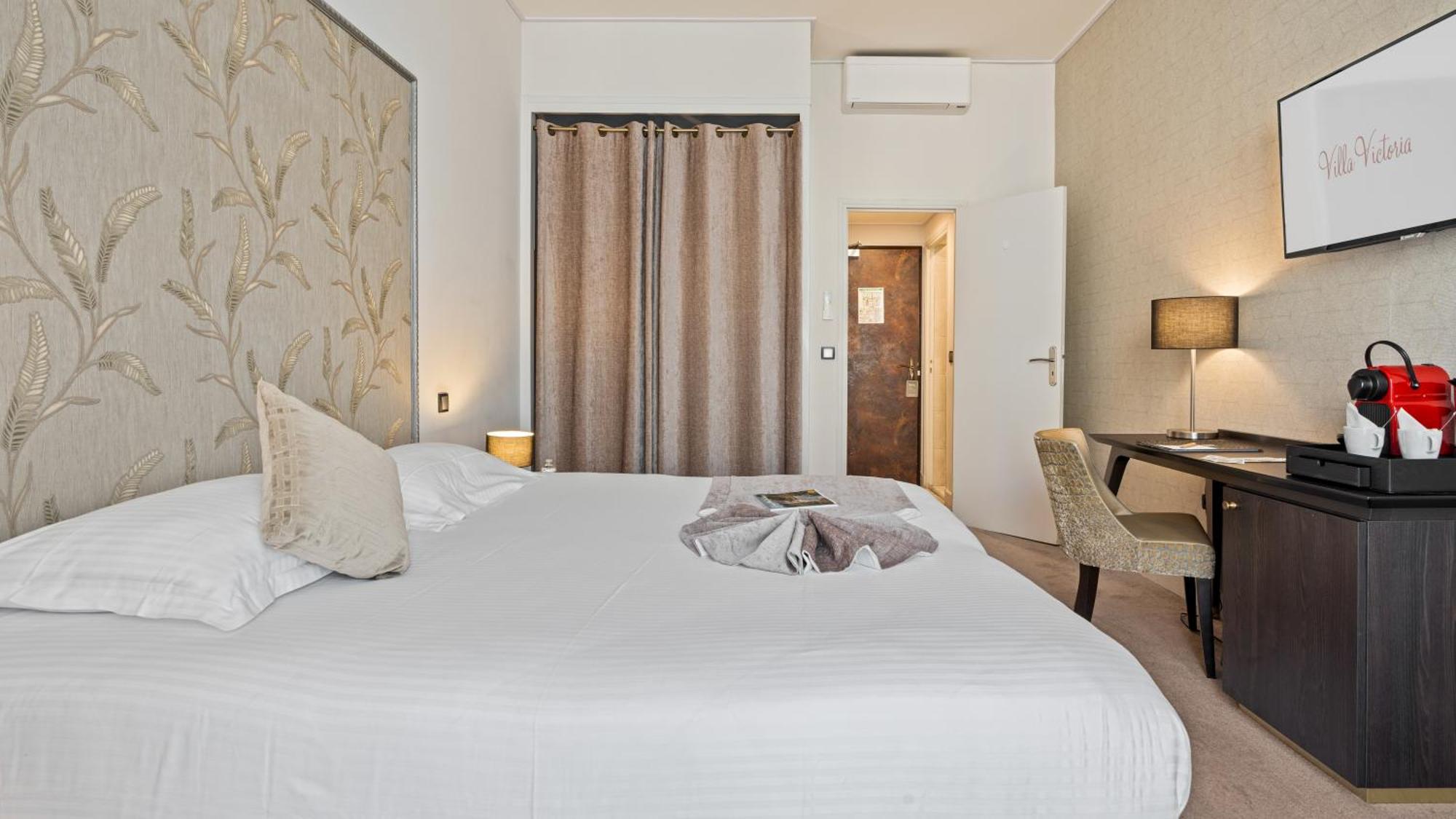 Superior Double Room City View