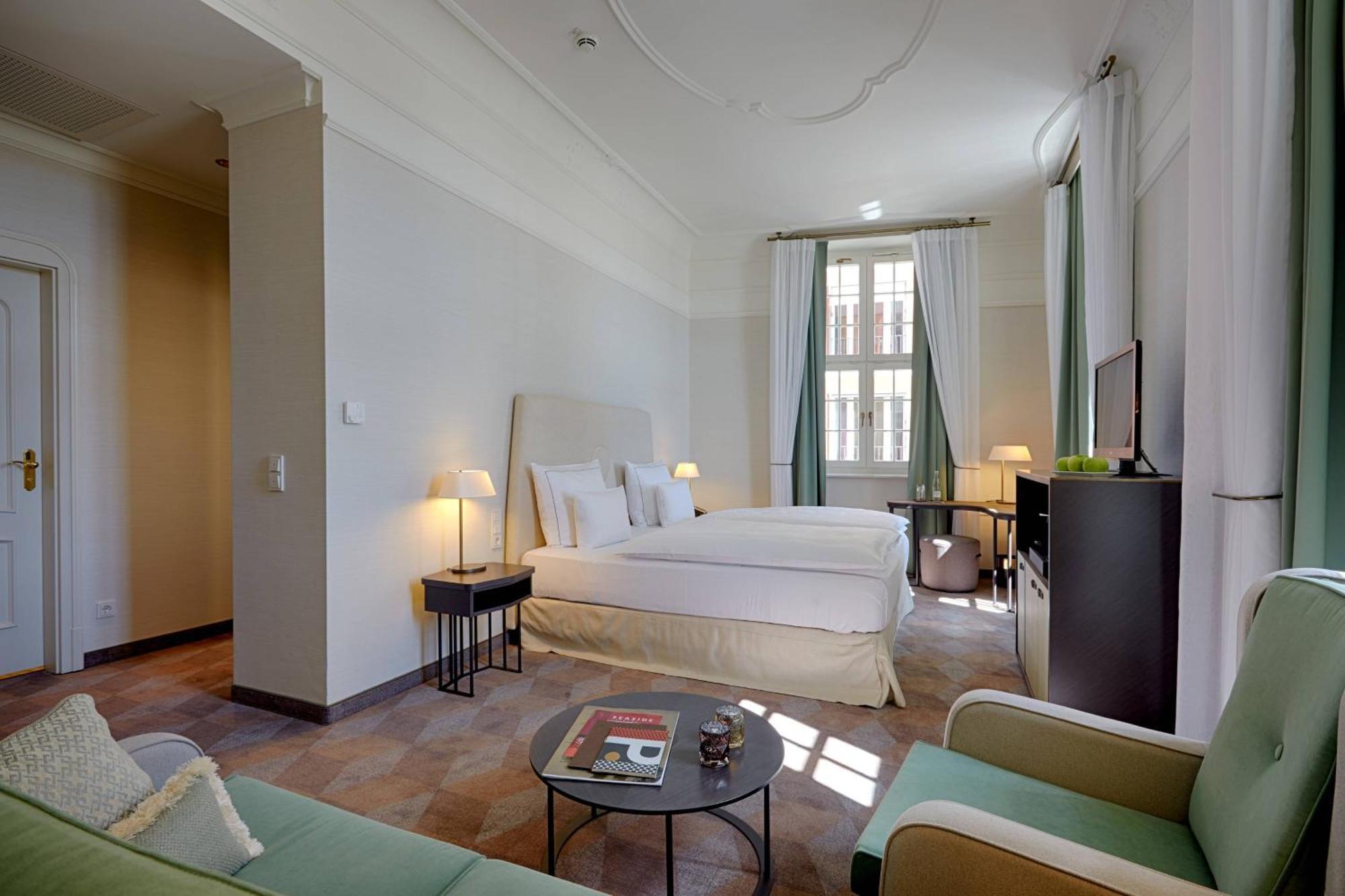 Superior King Room
