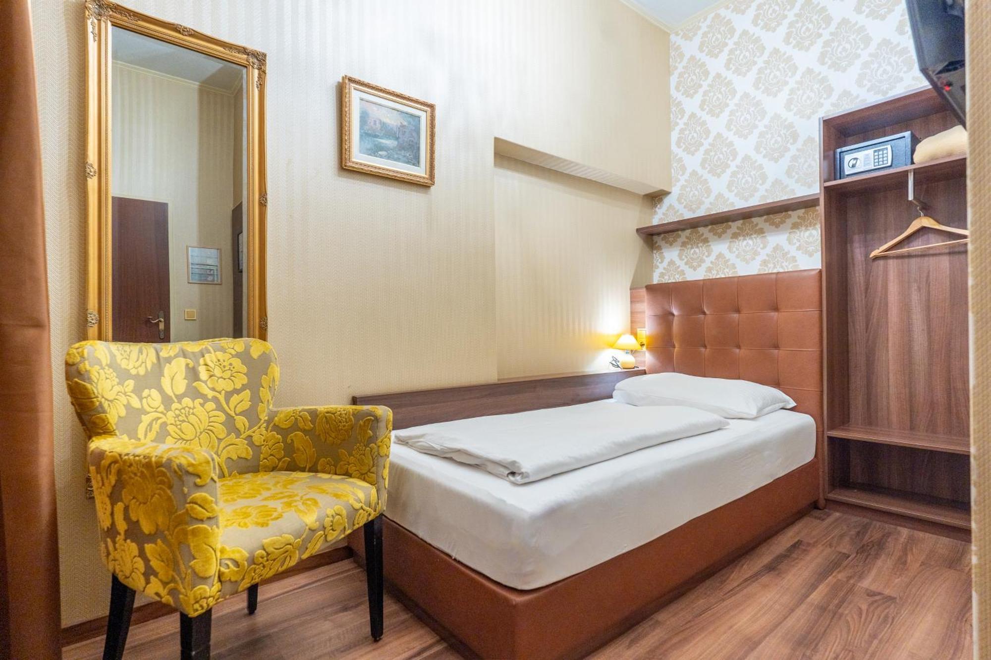 Small Single Room
