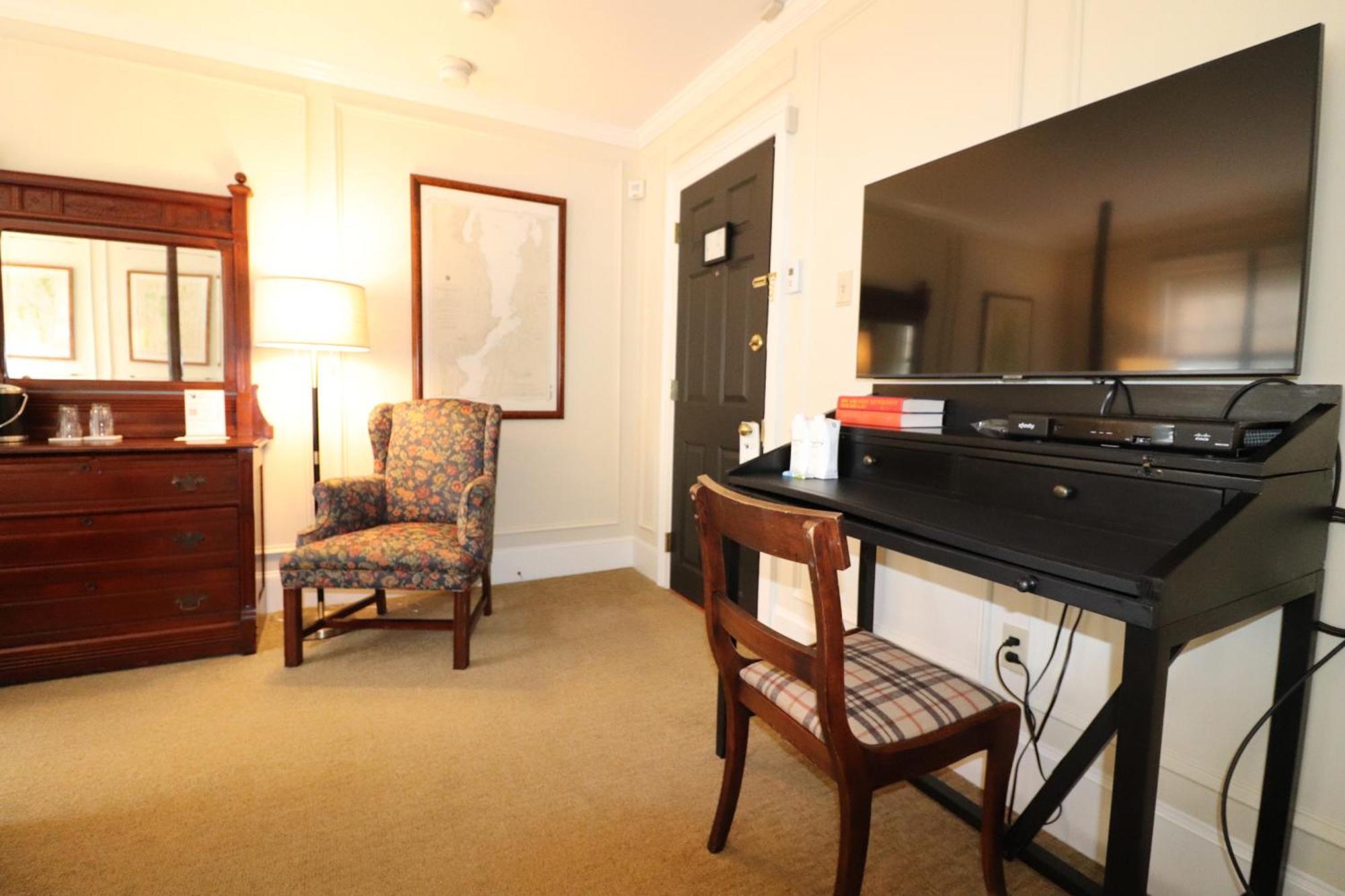 Queen Room