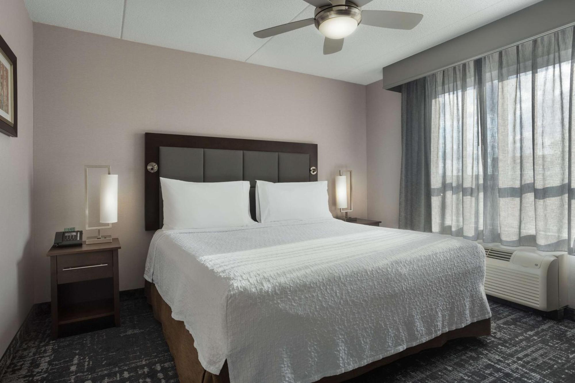 One-Bedroom King Suite Non-Smoking