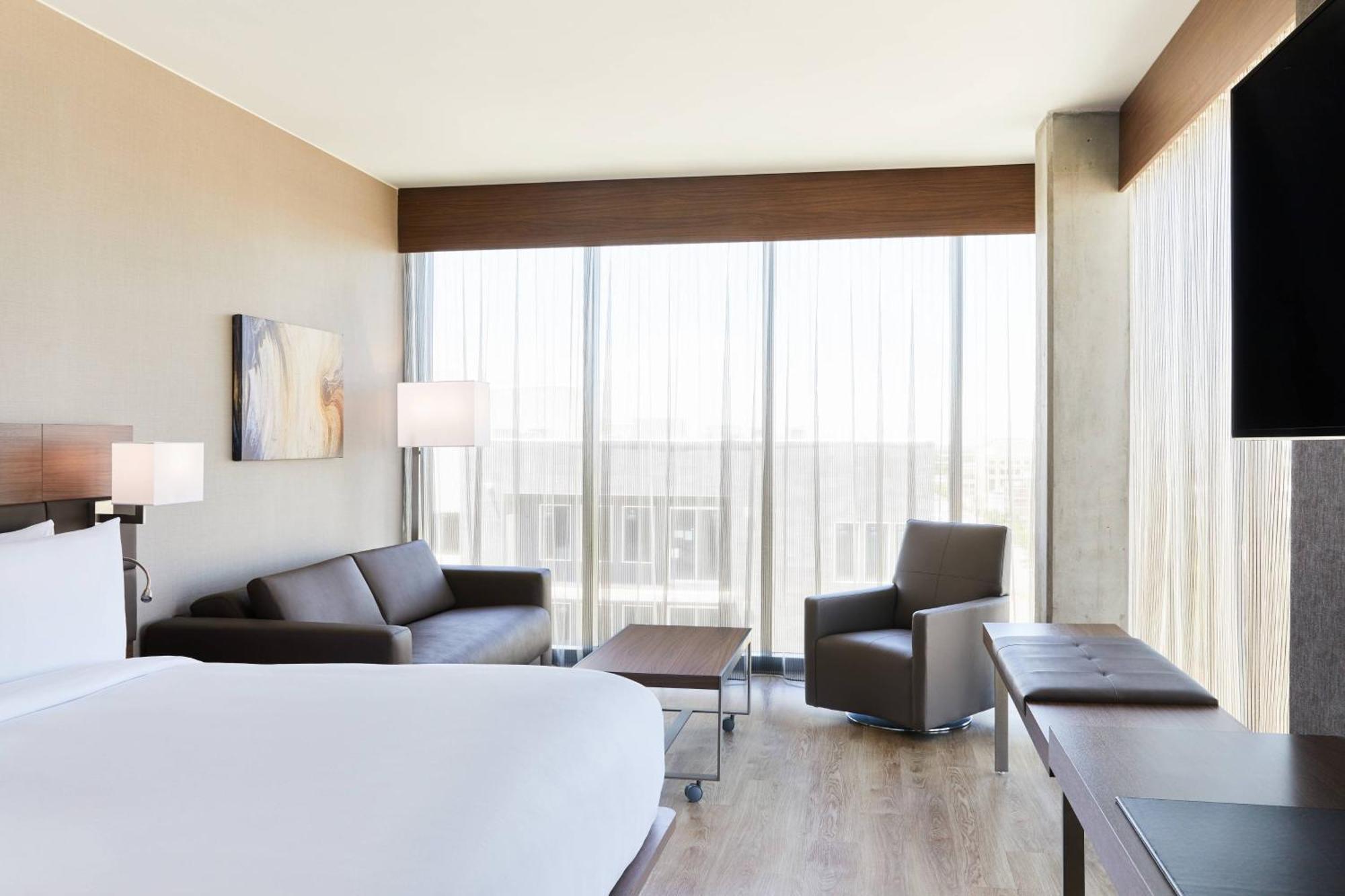 King Room City View Sofa Bed,1692073980:JPEG