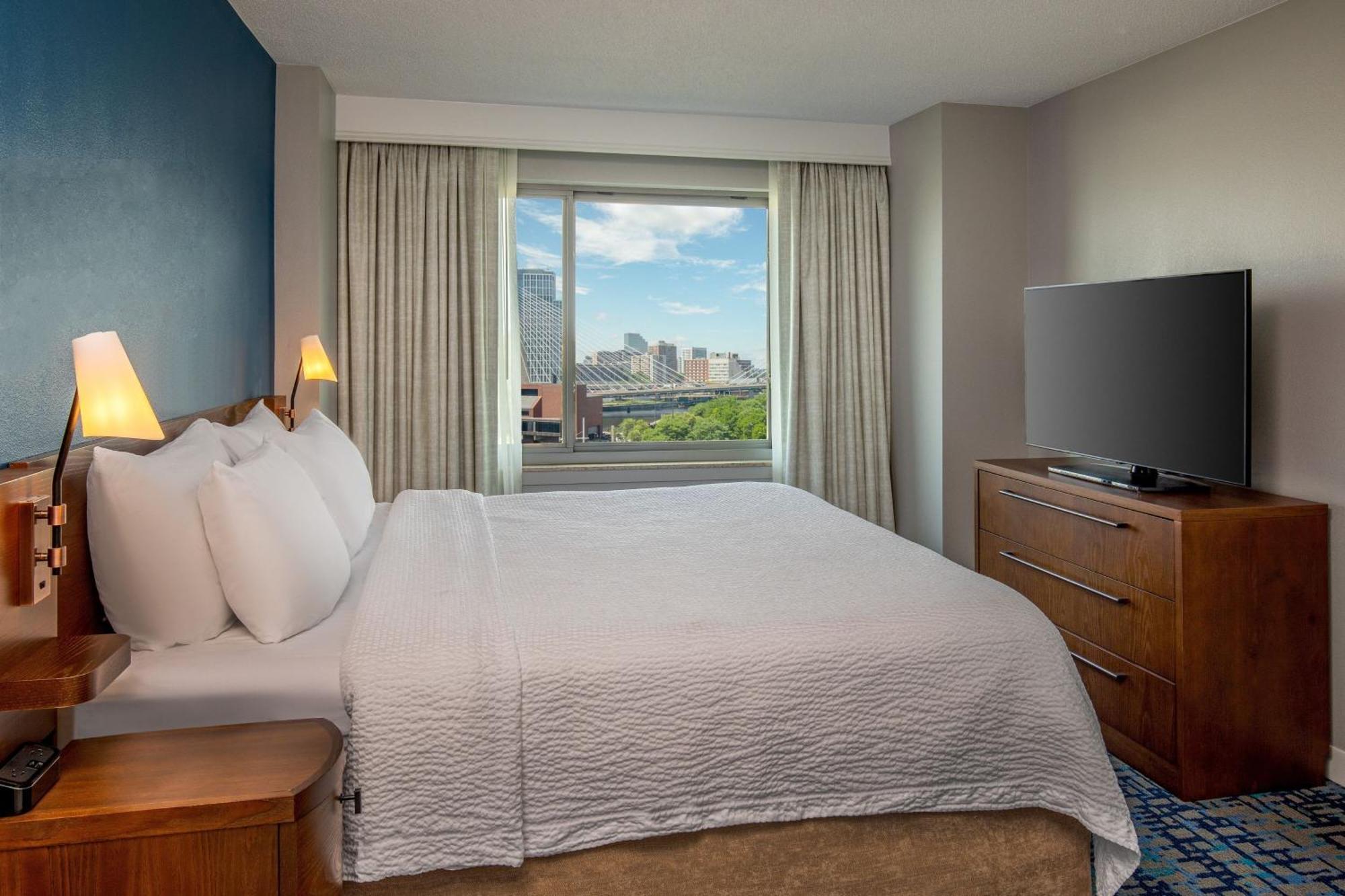 One-Bedroom King Suite Sofa Bed