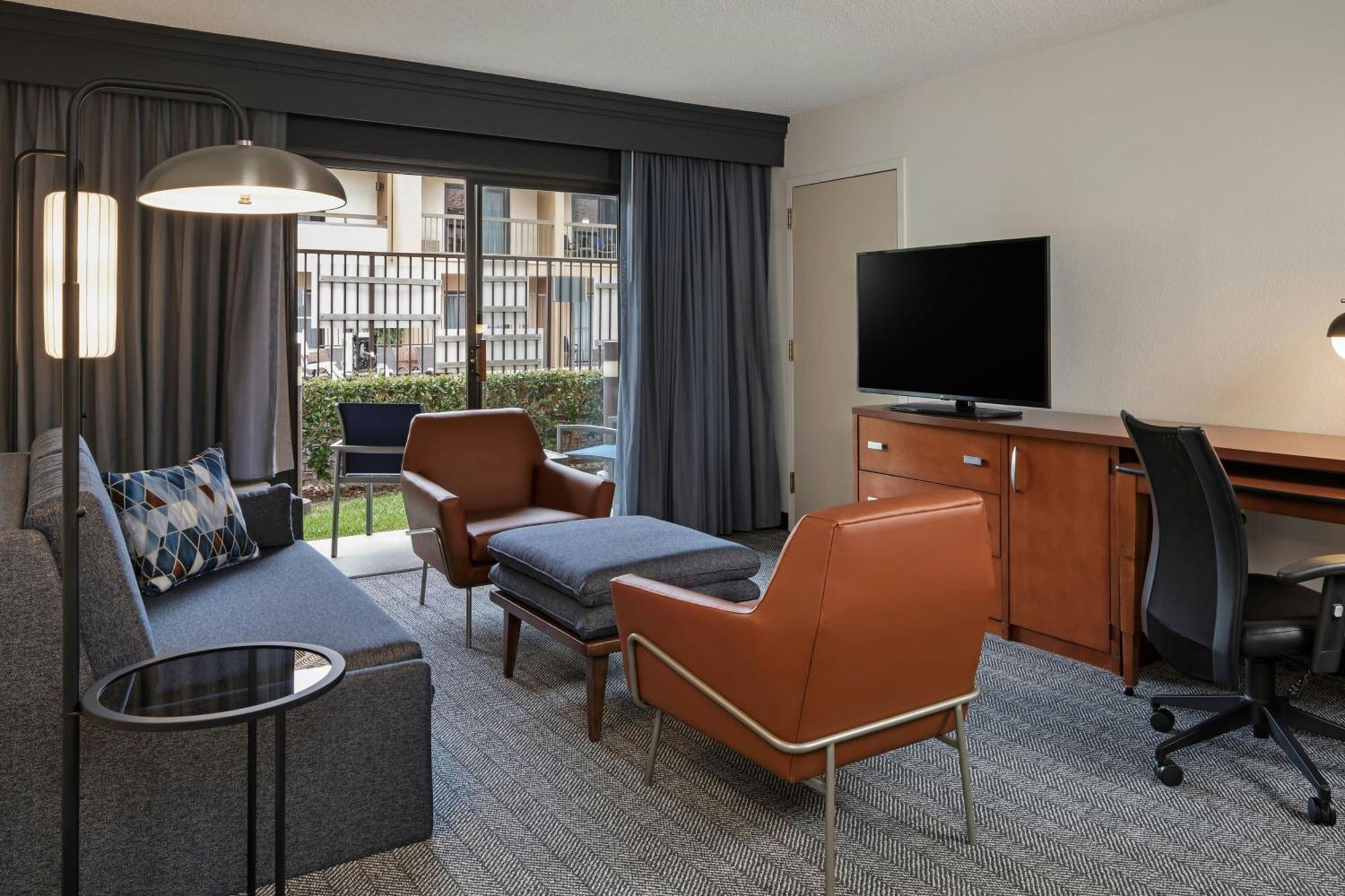 One-Bedroom King Suite
