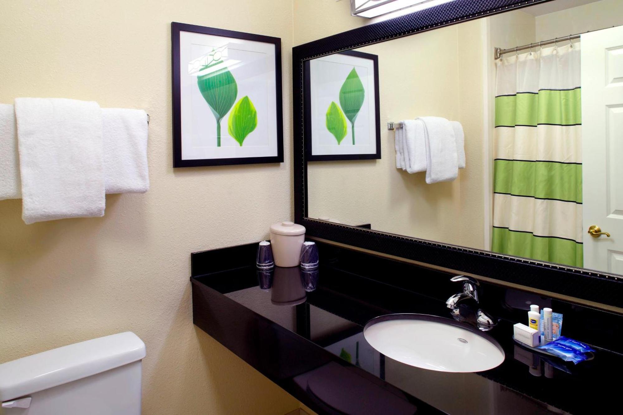 King Room with Bathtub - Mobility Access