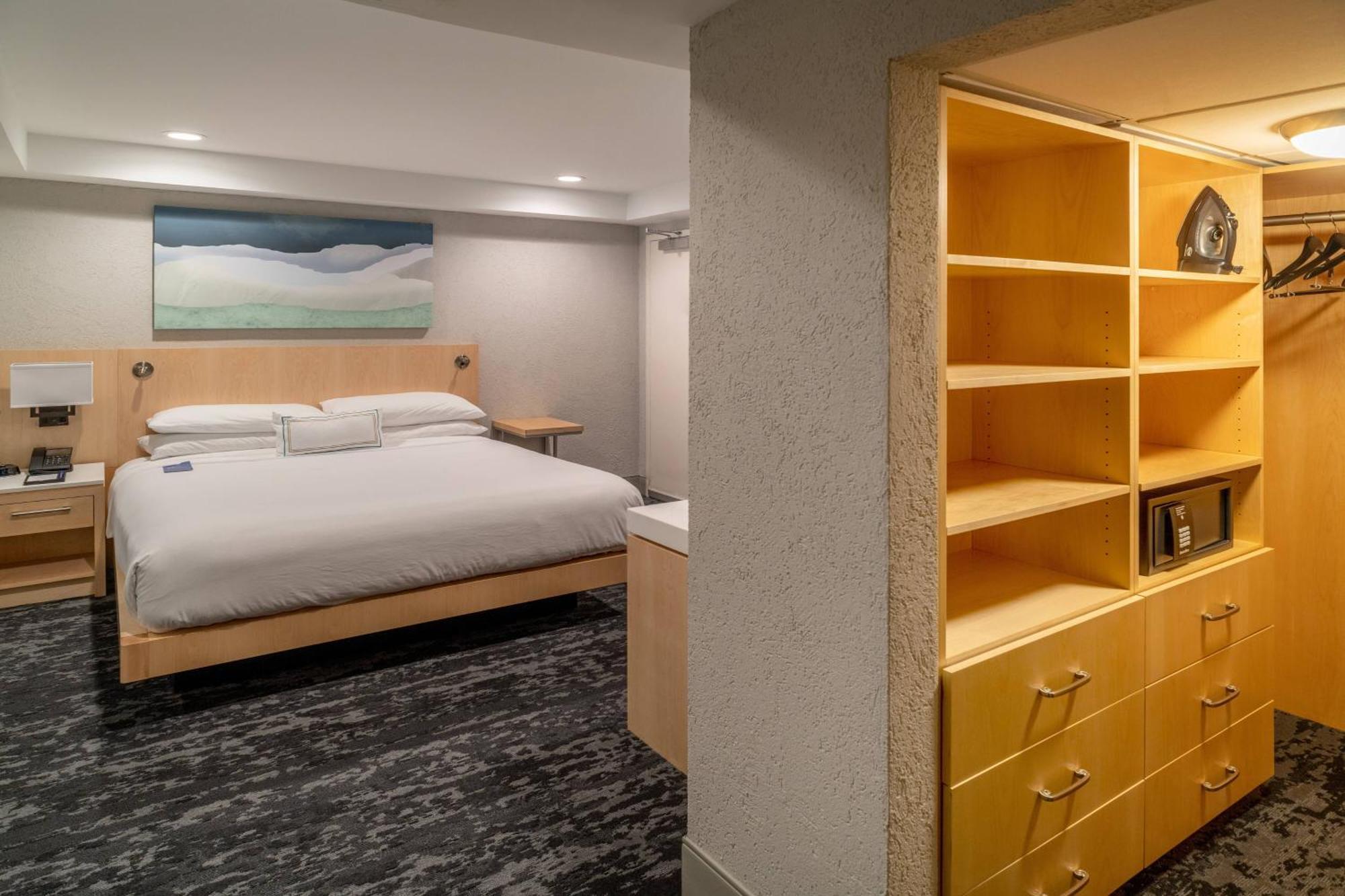1 Bedroom Presidential Suite, 1 King, Sofa bed