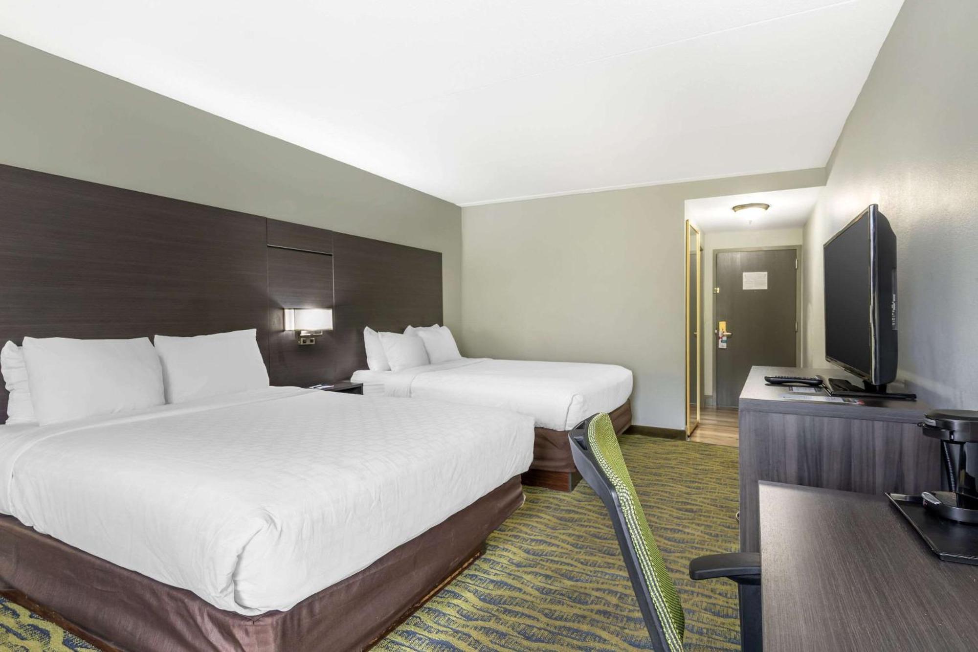 Queen Room with Two Queen Beds - Non-Smoking