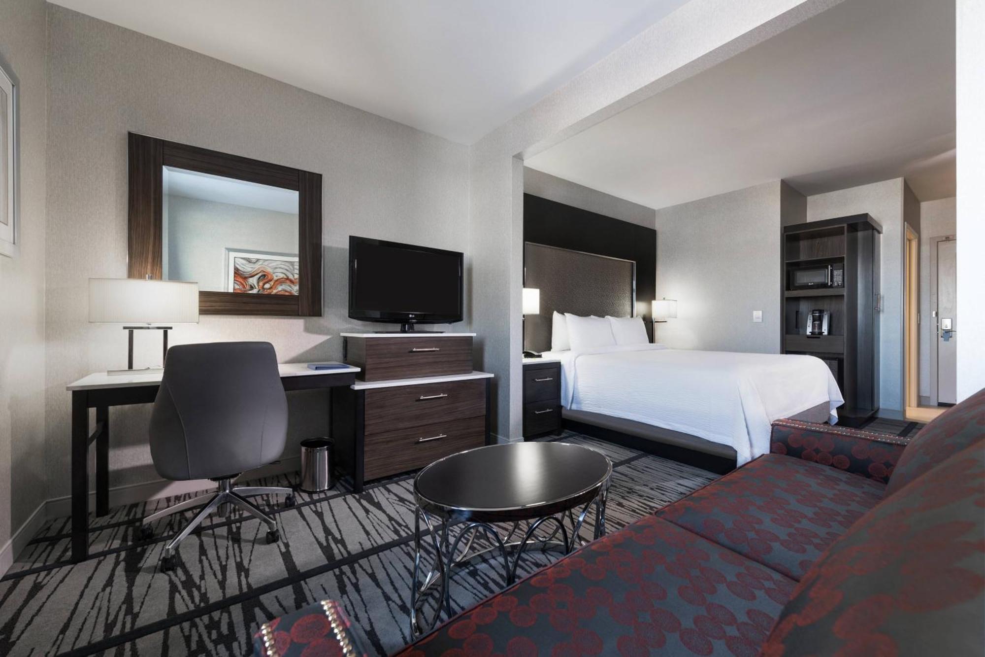 King Suite with Sitting Area and Sofa Bed - Hearing Accessible
