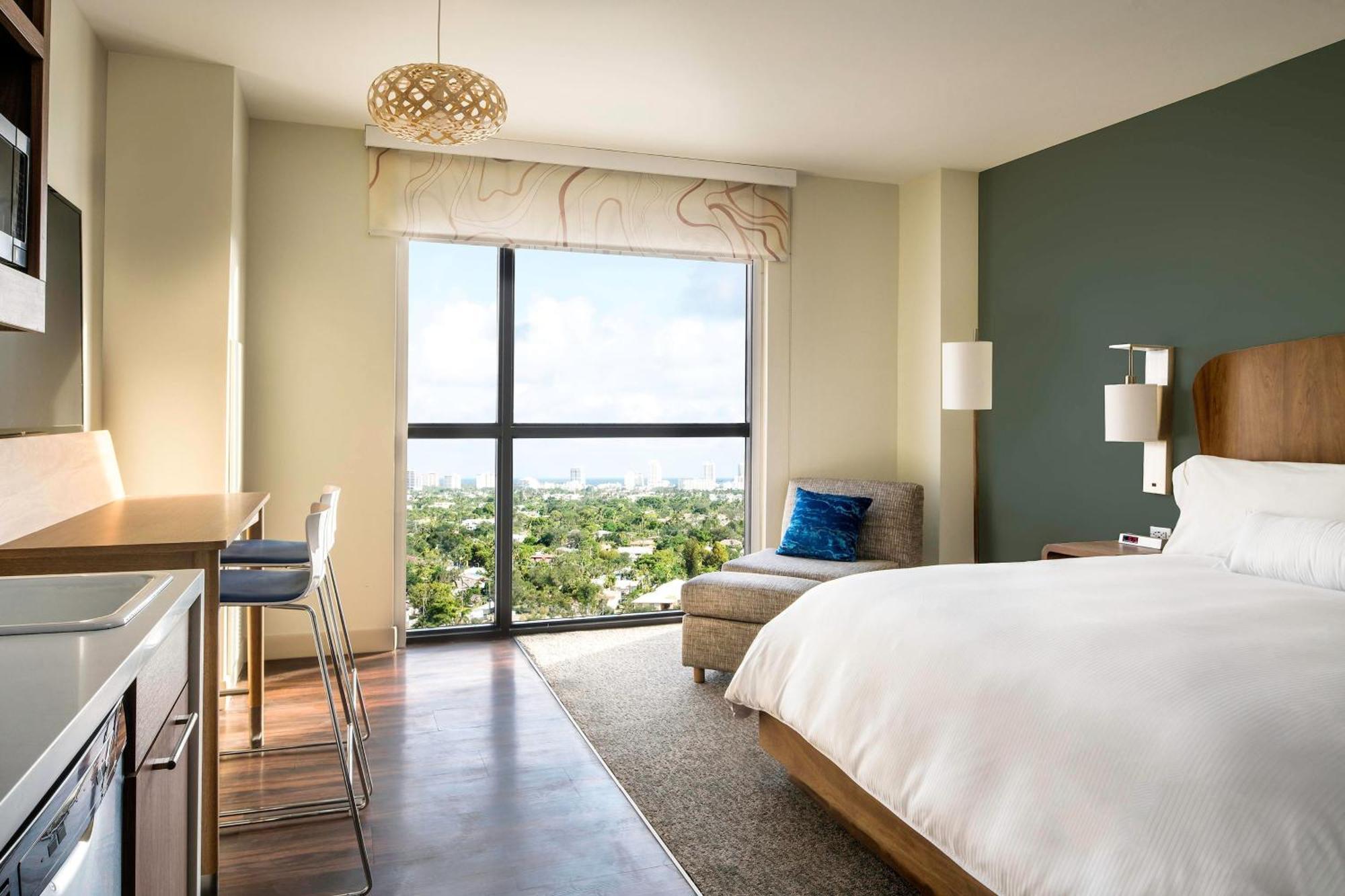 Guest room 1 King City view