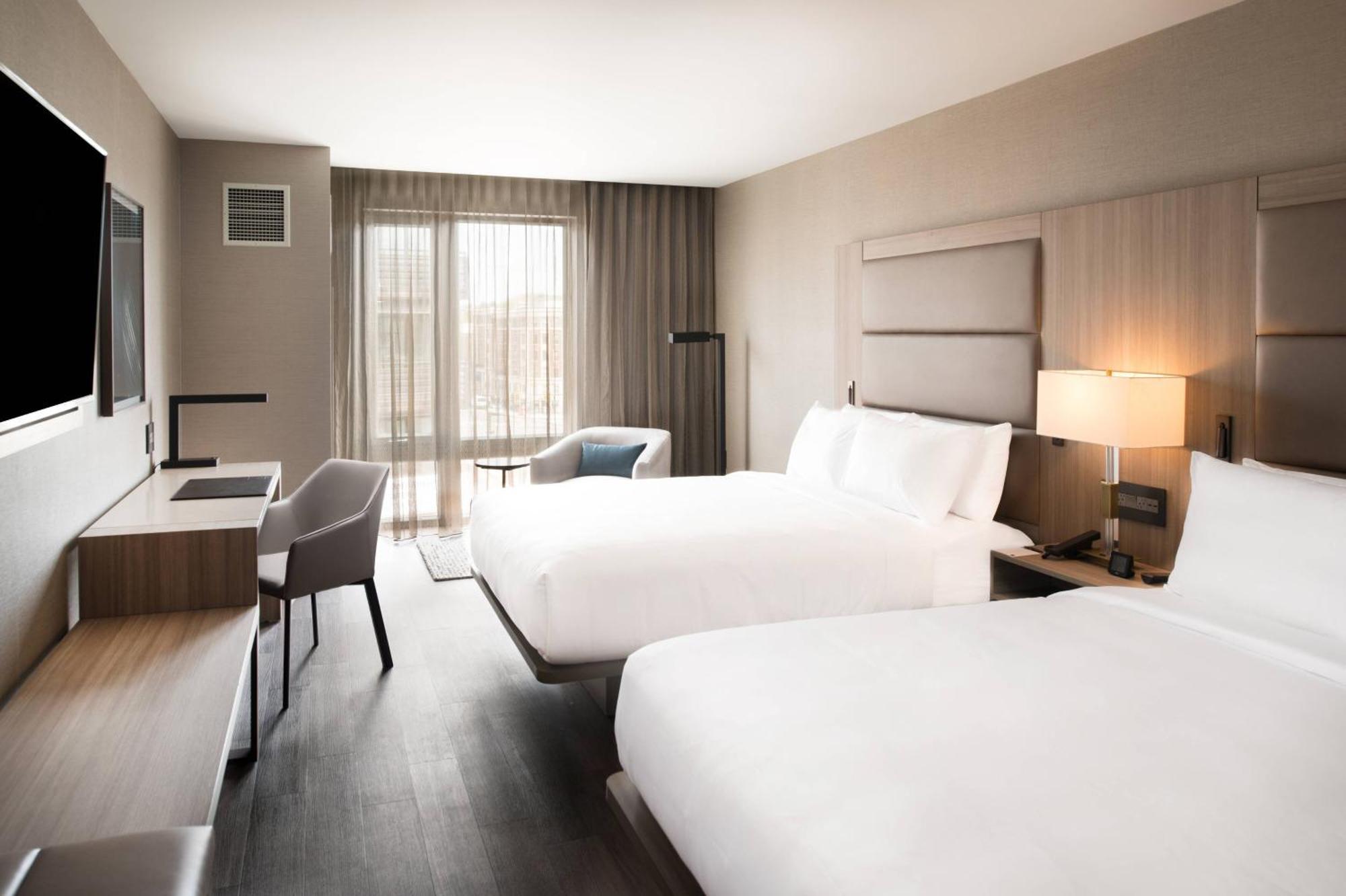 Queen Room with Two Queen Beds, Bathtub and Roll-In Shower - Mobility Access/Hearing Accessible