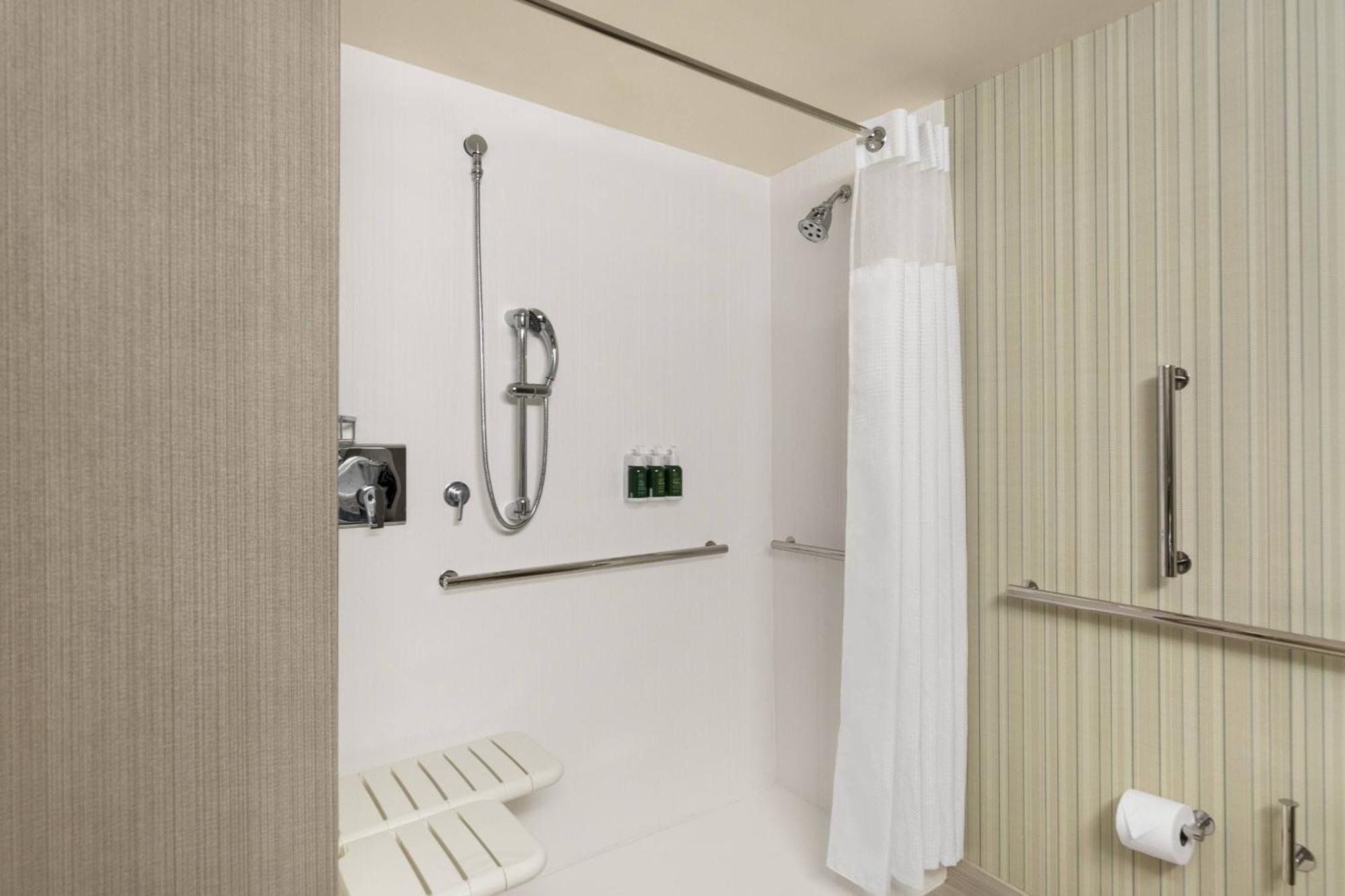 King Room with Roll-In Shower - Mobility Access/Hearing Accessible