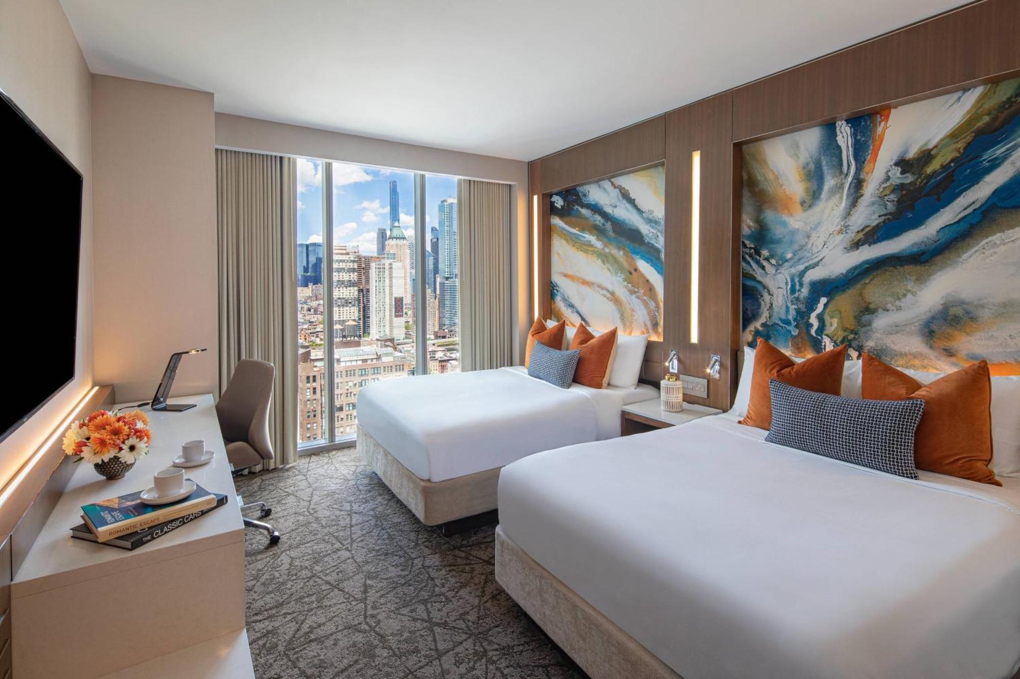 Queen Room Two Queen Beds City View High Floor