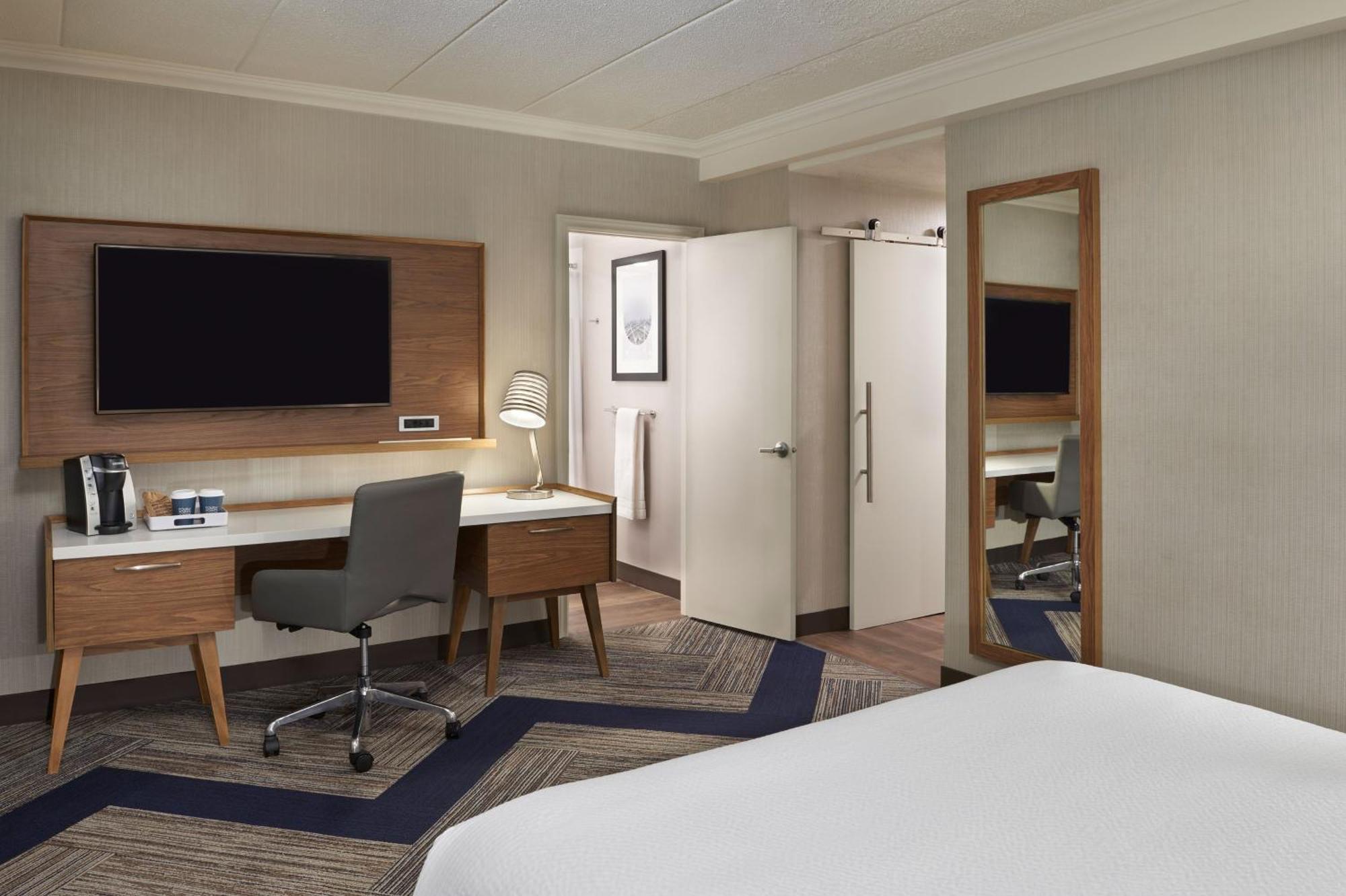 Guest room, 1 Queen, City view