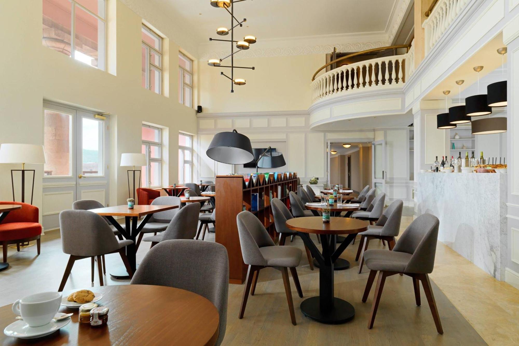 Executive Balcony Suite with Republic Square view, Executive lounge access, 2 Double