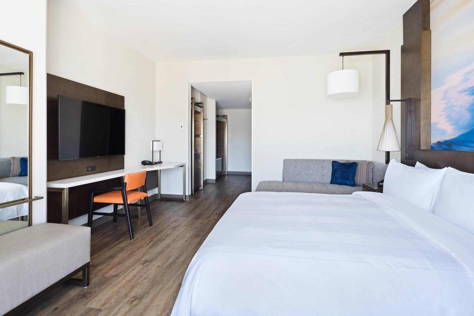 Corner King Room Executive lounge access