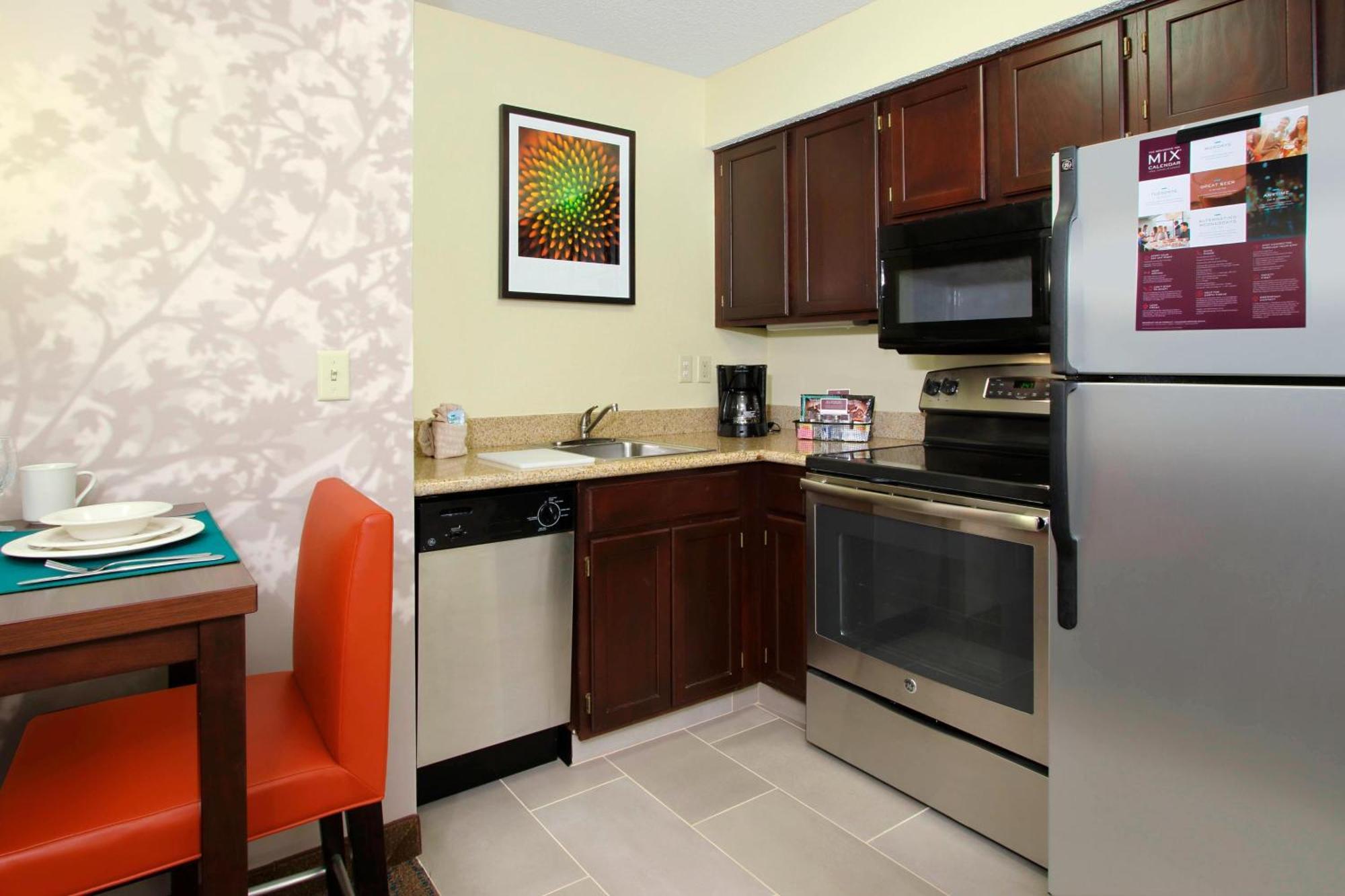 One-Bedroom Queen Suite
