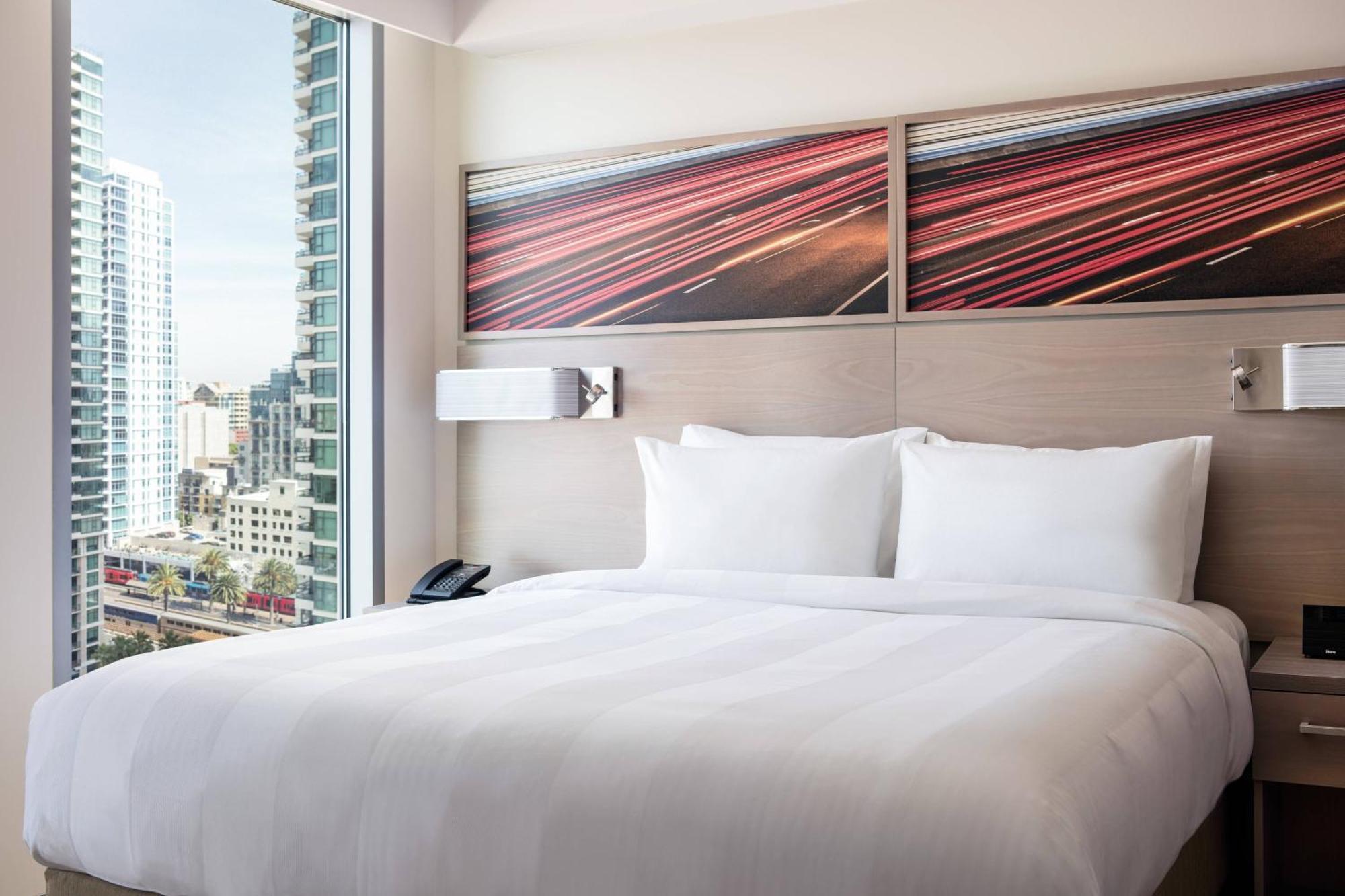 One-Bedroom Suite Partial Bay View