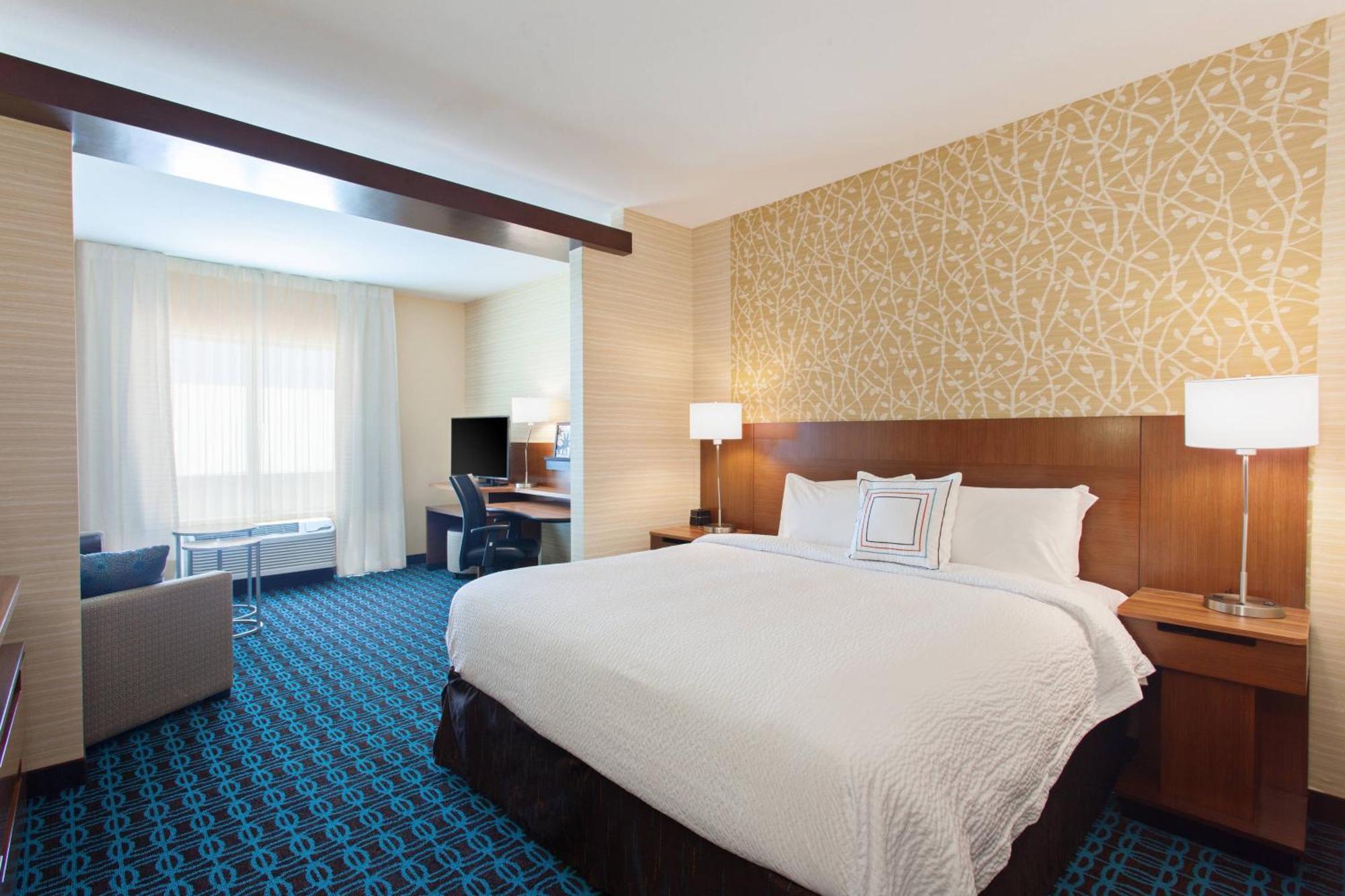 Studio with King Bed, Roll-In Shower and Sofa Bed - Mobility Access/Hearing Accessible