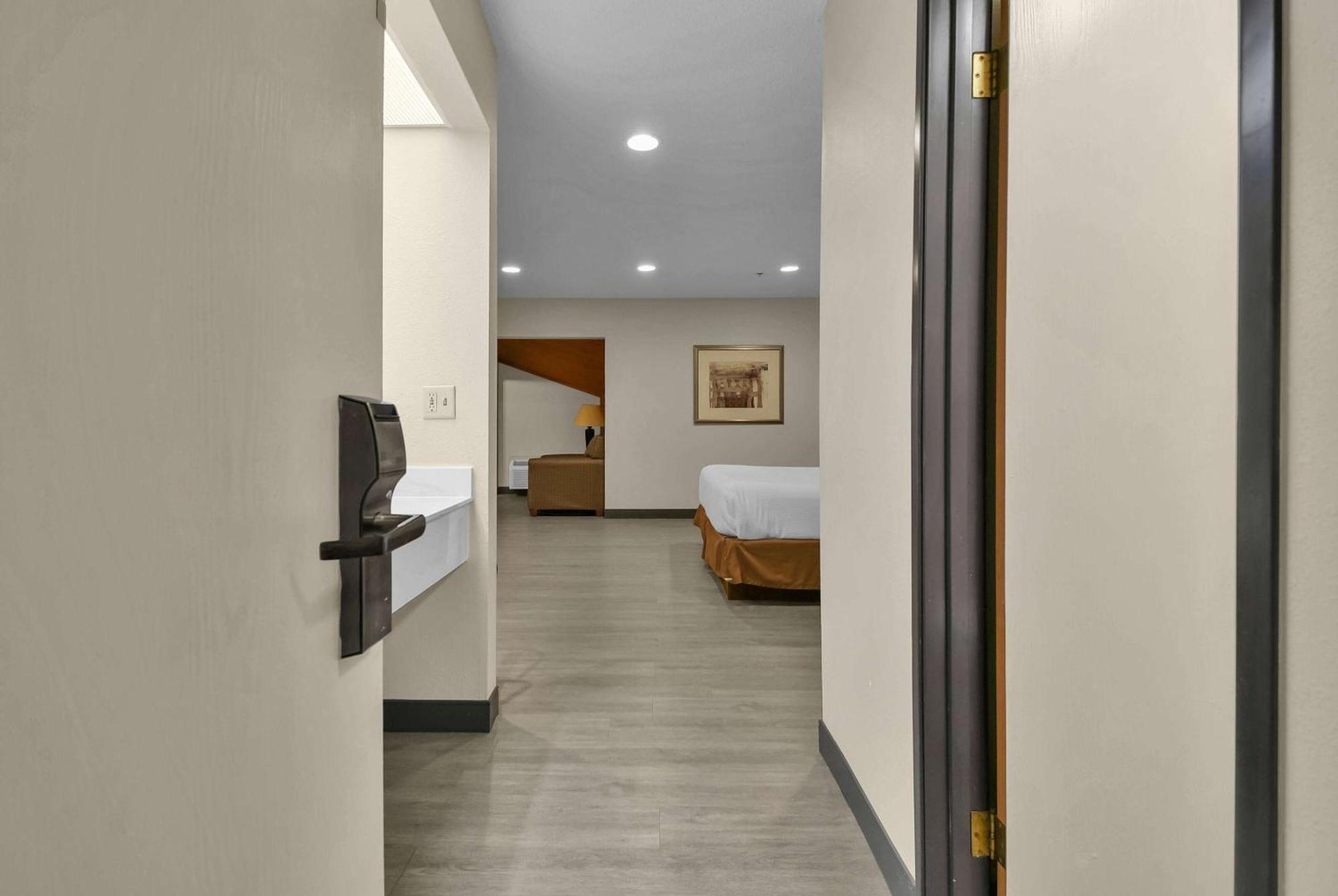 Superior King Suite -  Non Smoking