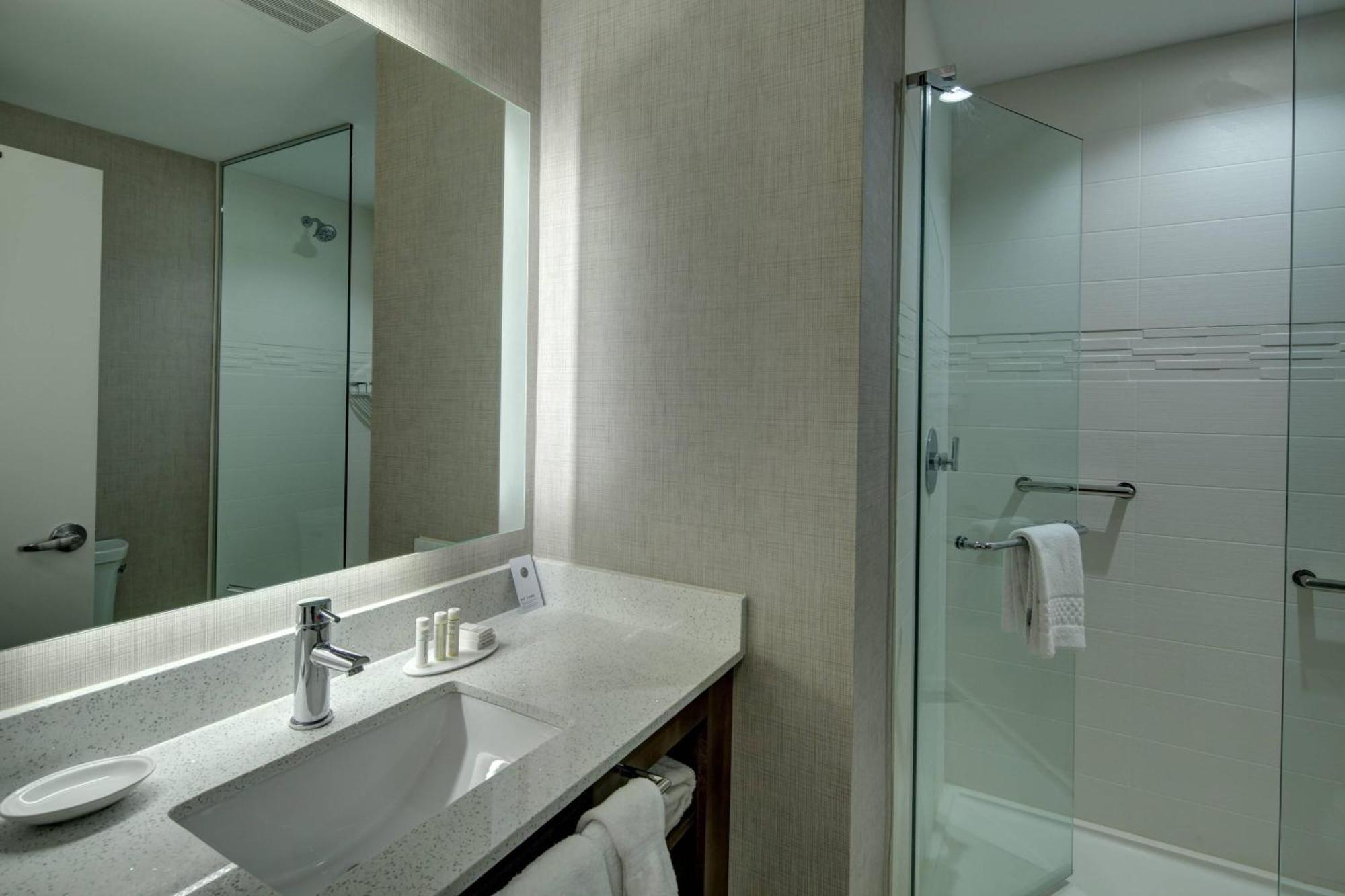 One-Bedroom Suite, 2 Queen, Sofa bed