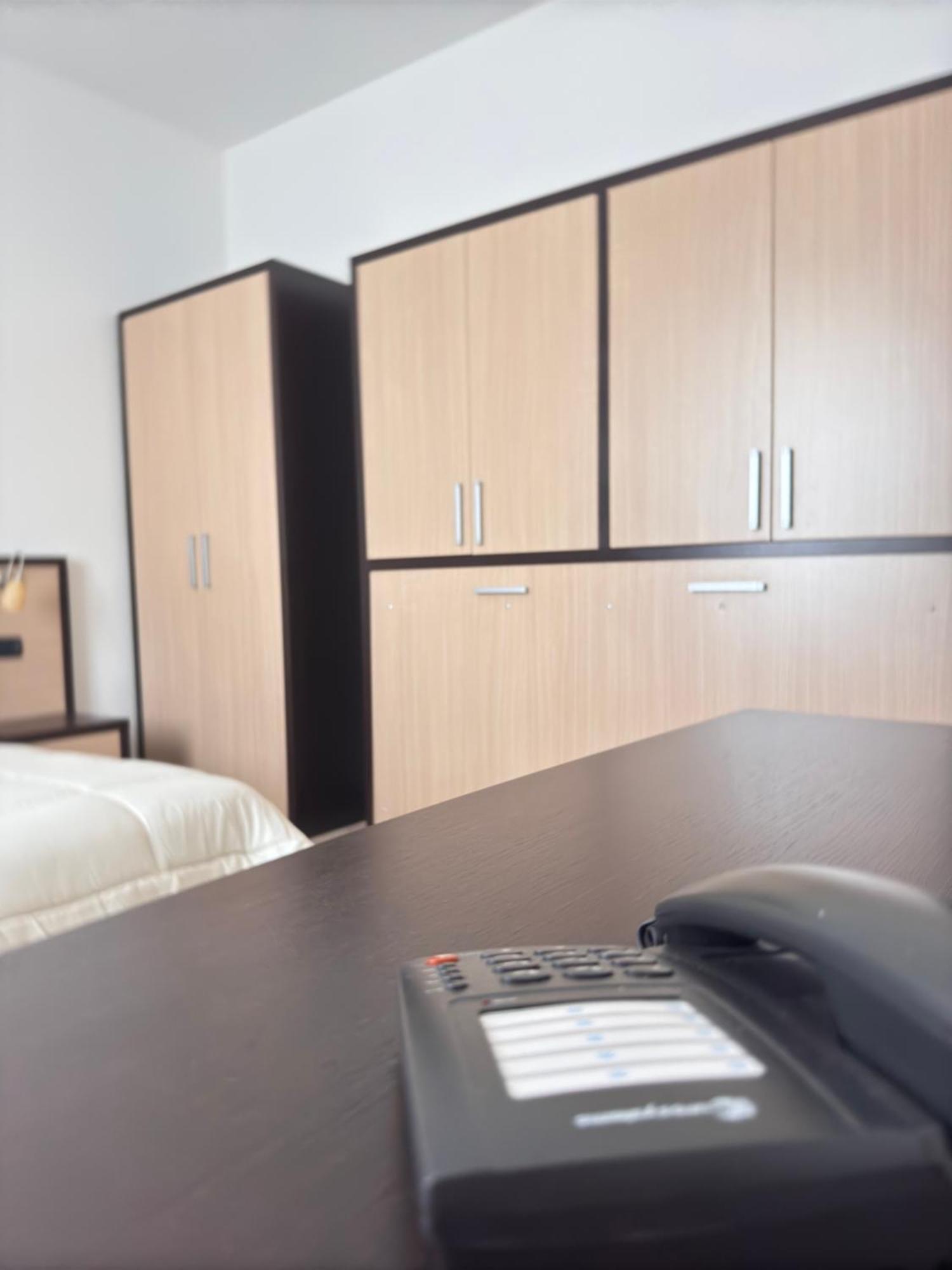 Twin Room,1655604628:JPEG
