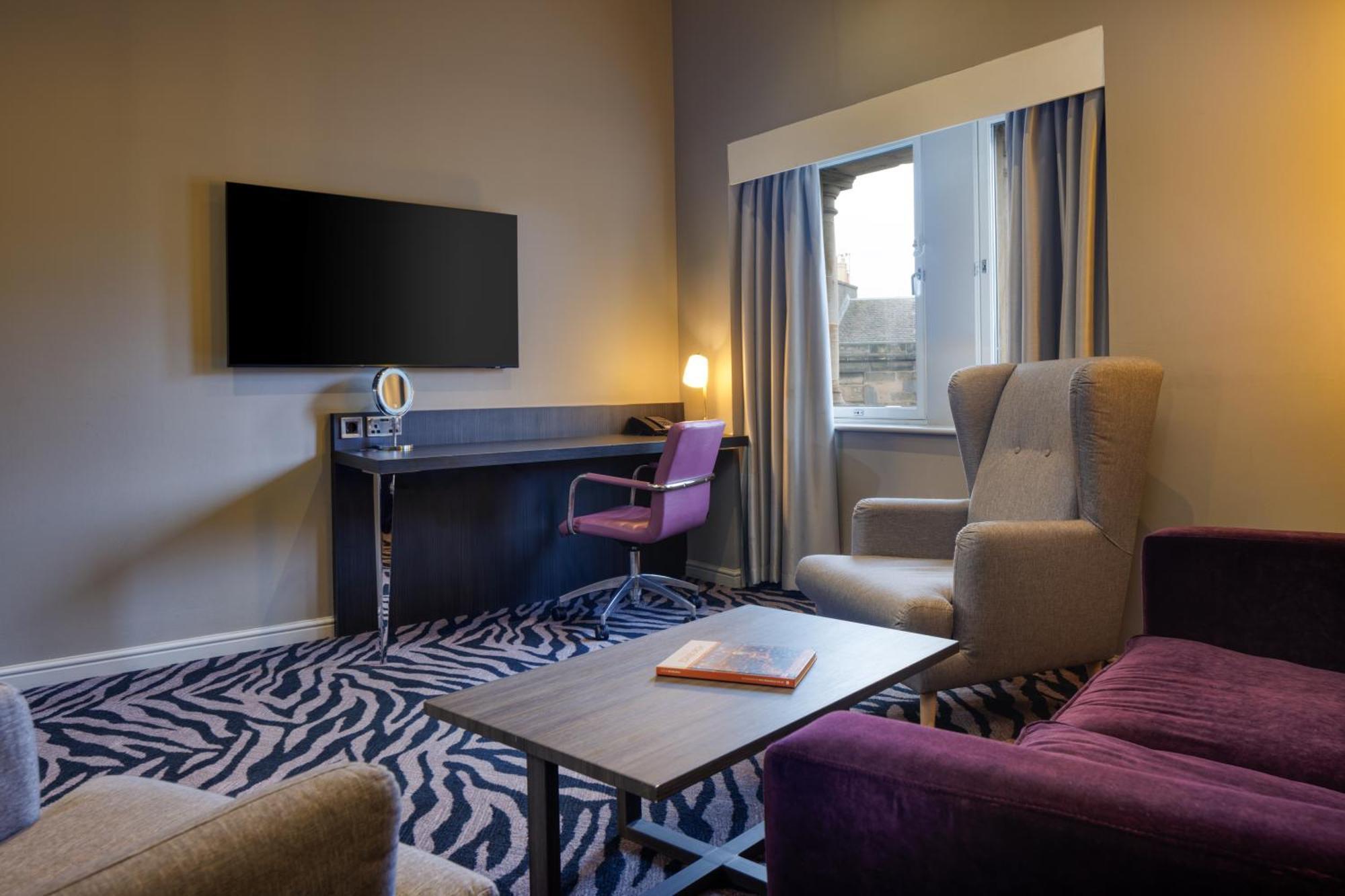 King Junior Suite,1639550179:JPEG